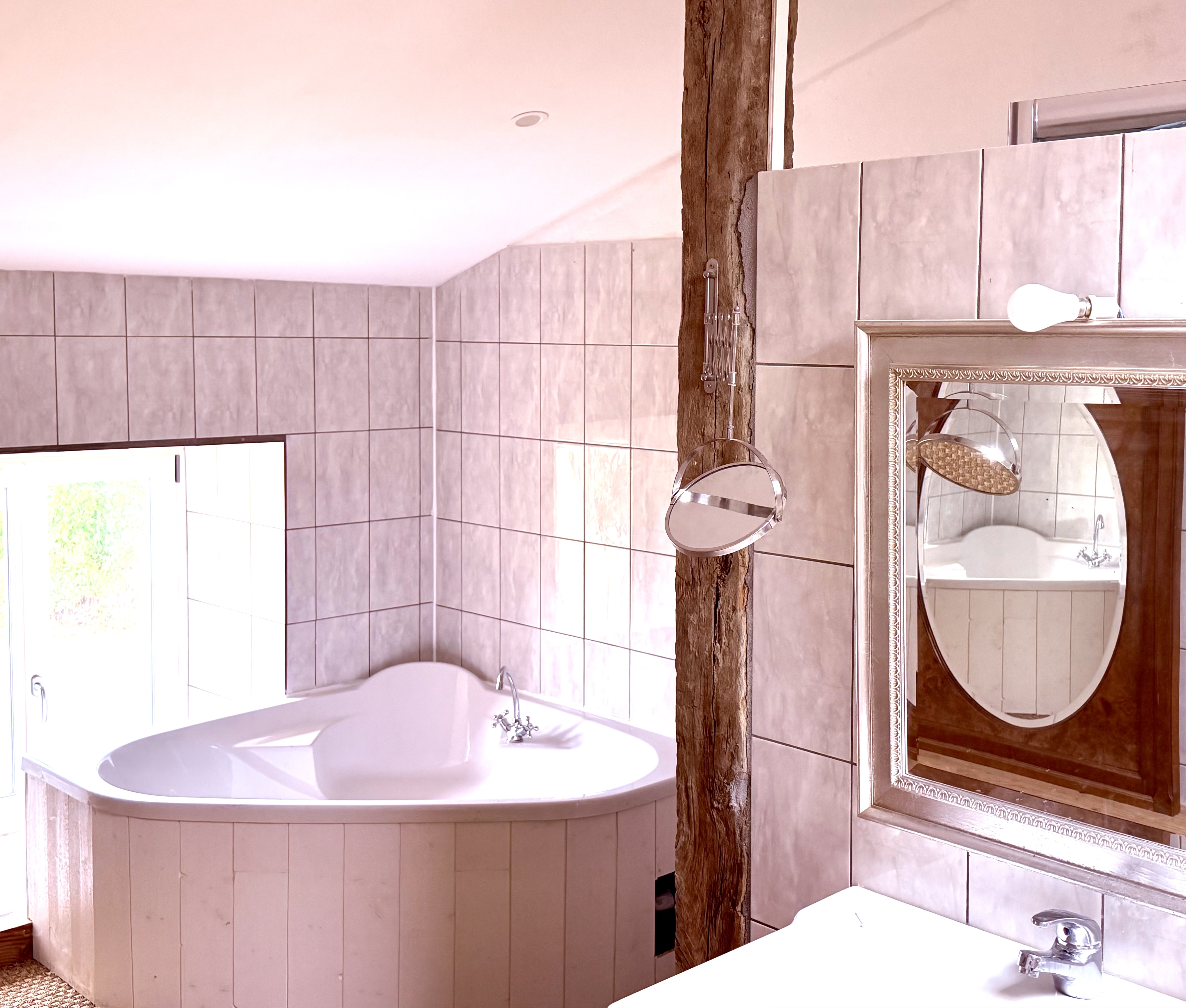 "Meadow Vista" For Sale Between Toulouse &amp; Tarbes, near the charming town of Boulogne sur Gesse, authentic u-shaped farmhouse dating back to the 1700s, recently renovated with care. Unique!... &pound; 590,000