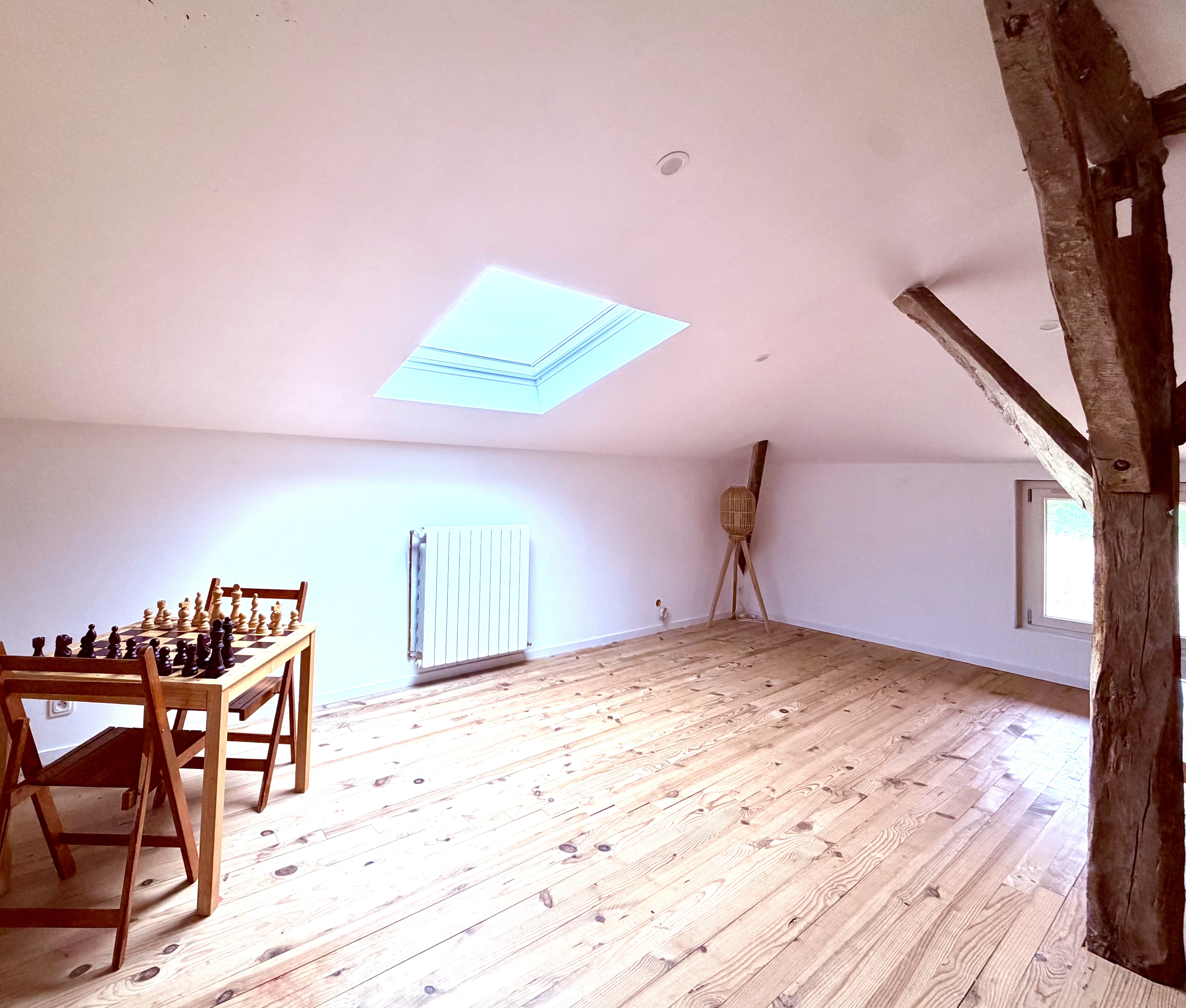 "Meadow Vista" For Sale Between Toulouse &amp; Tarbes, near the charming town of Boulogne sur Gesse, authentic u-shaped farmhouse dating back to the 1700s, recently renovated with care. Unique!... &pound; 590,000