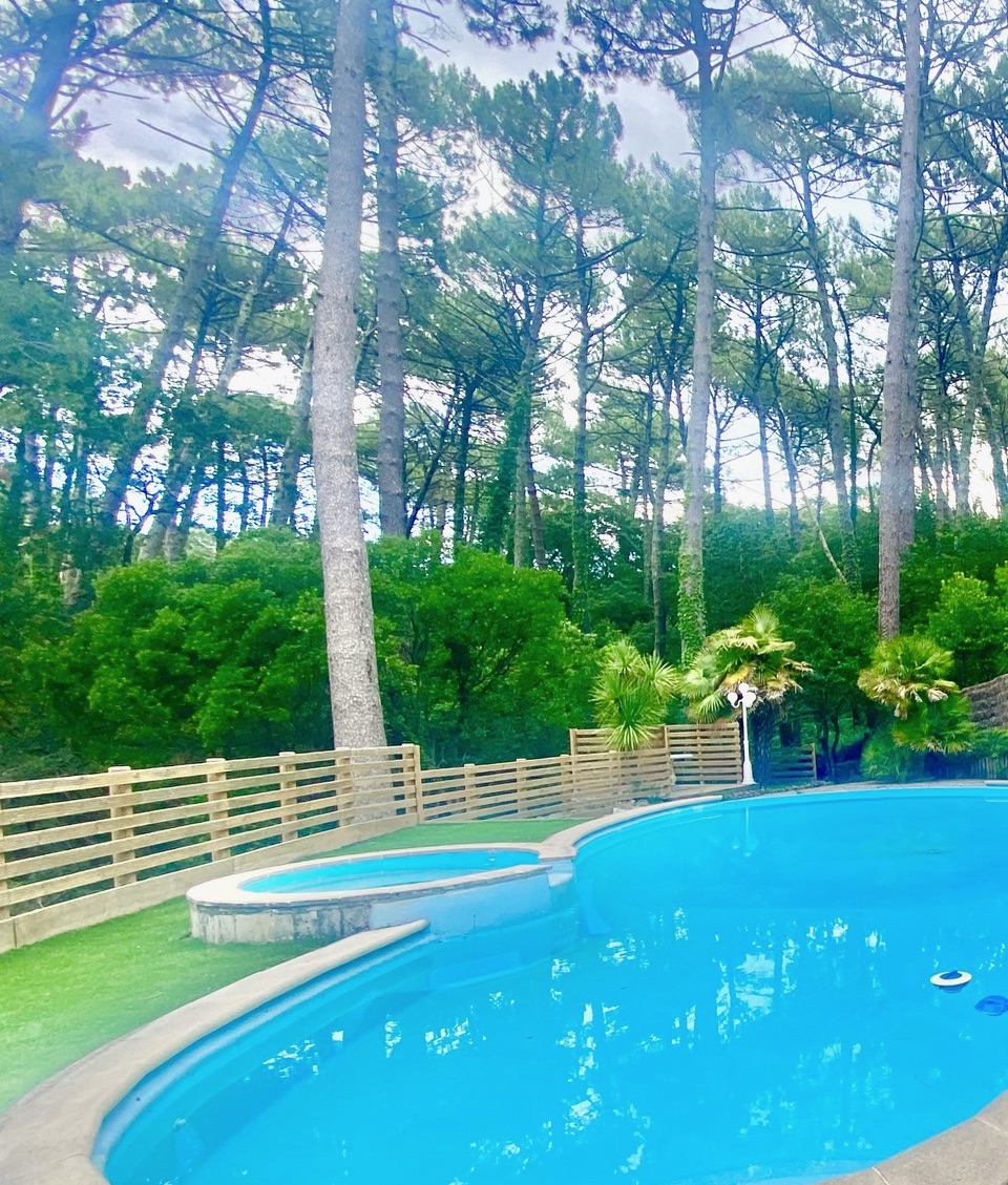 &ldquo;El Camino del Mar Beach House&rdquo; A Vendre, Seignosse Oc&eacute;an, plage &agrave; pied, au calme sans vis-&agrave;-vis, villa de 200 m2 env.., &nbsp;4 ch. + / 2 bains, &nbsp;mezzanine, piscine, sur 1500 m2. Unique &agrave; la mer&hellip; 1.470.000&euro;