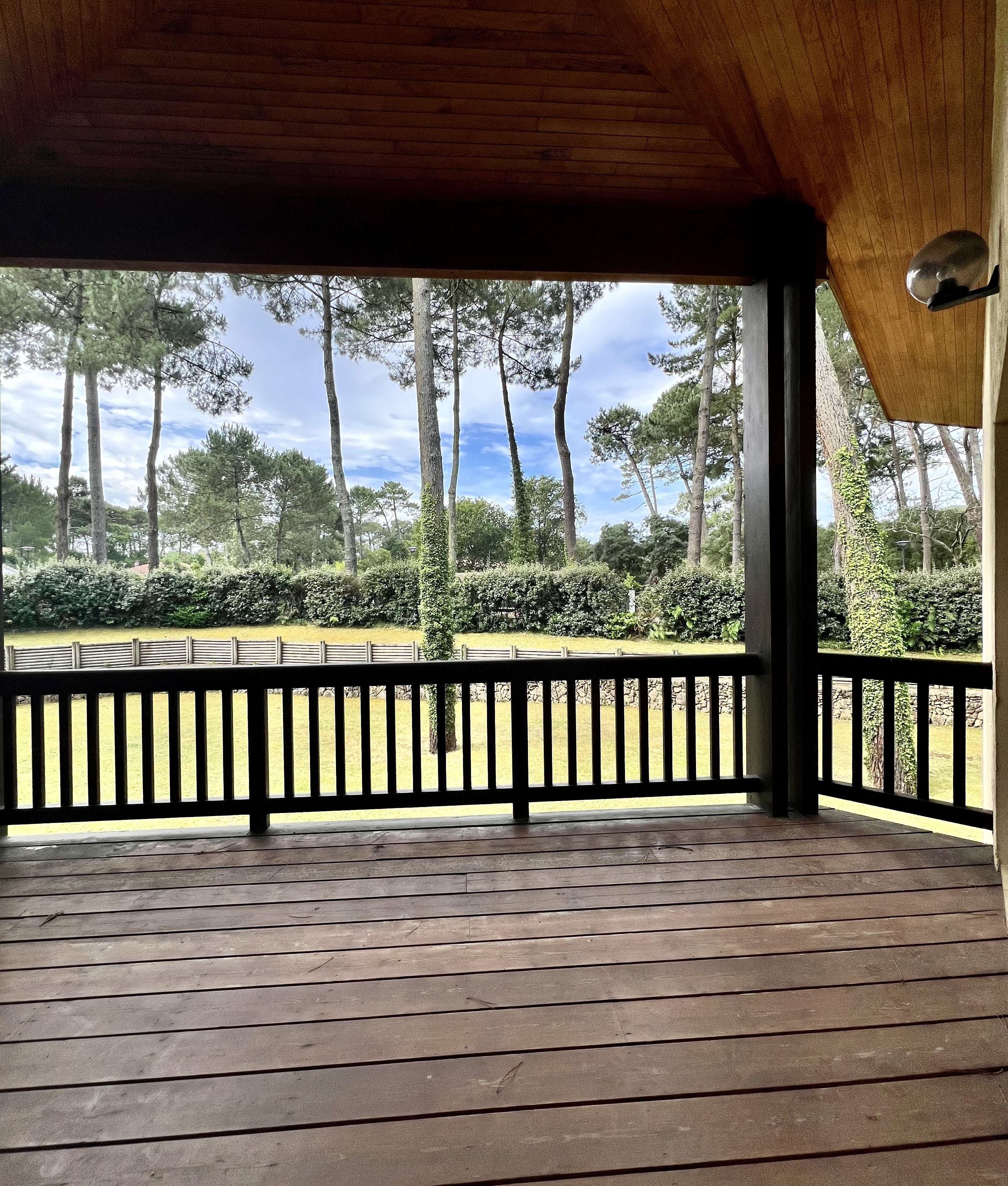 &ldquo;El Camino del Mar Beach House&rdquo; A Vendre, Seignosse Oc&eacute;an, plage &agrave; pied, au calme sans vis-&agrave;-vis, villa de 200 m2 env.., &nbsp;4 ch. + / 2 bains, &nbsp;mezzanine, piscine, sur 1500 m2. Unique &agrave; la mer&hellip; 1.470.000&euro;