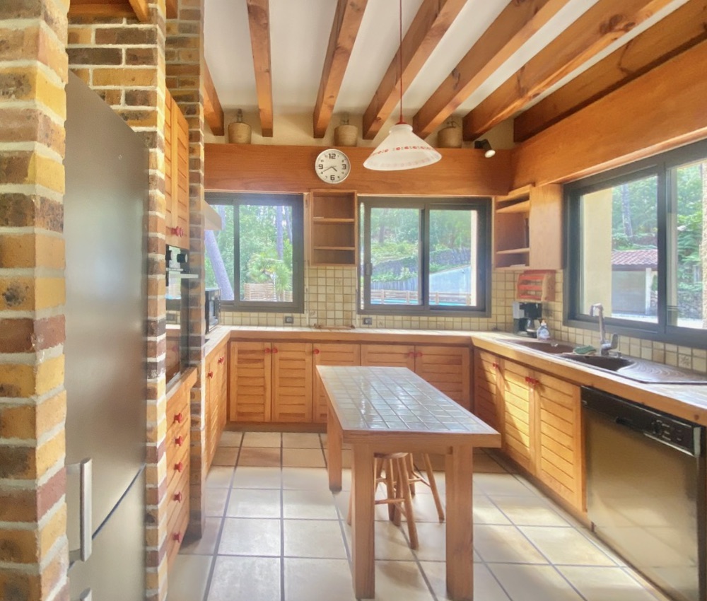 &ldquo;El Camino del Mar Beach House&rdquo; A Vendre, Seignosse Oc&eacute;an, plage &agrave; pied, au calme sans vis-&agrave;-vis, villa de 200 m2 env.., &nbsp;4 ch. + / 2 bains, &nbsp;mezzanine, piscine, sur 1500 m2. Unique &agrave; la mer&hellip; 1.470.000&euro;