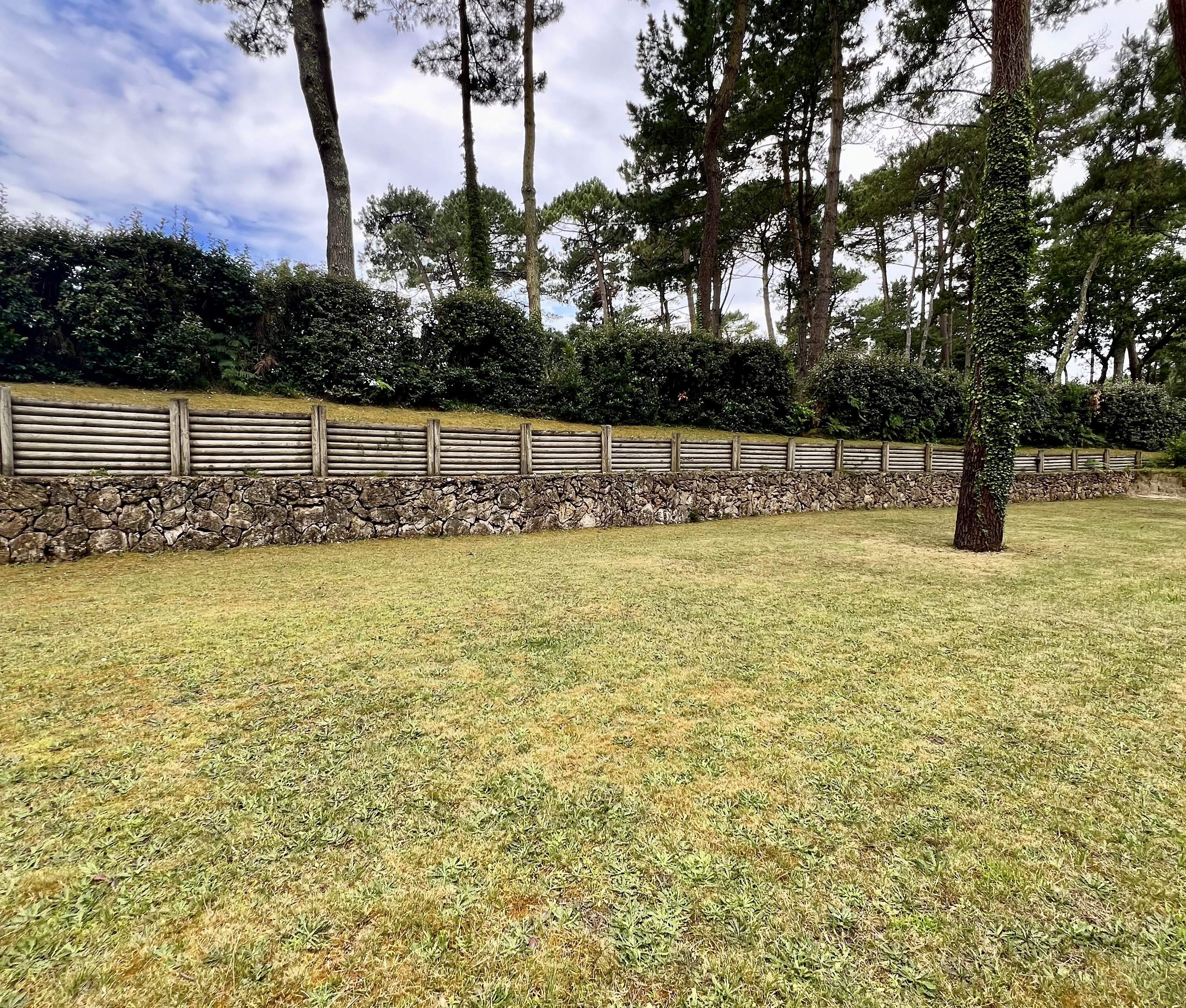 &ldquo;El Camino del Mar Beach House&rdquo; A Vendre, Seignosse Oc&eacute;an, plage &agrave; pied, au calme sans vis-&agrave;-vis, villa de 200 m2 env.., &nbsp;4 ch. + / 2 bains, &nbsp;mezzanine, piscine, sur 1500 m2. Unique &agrave; la mer&hellip; 1.470.000&euro;
