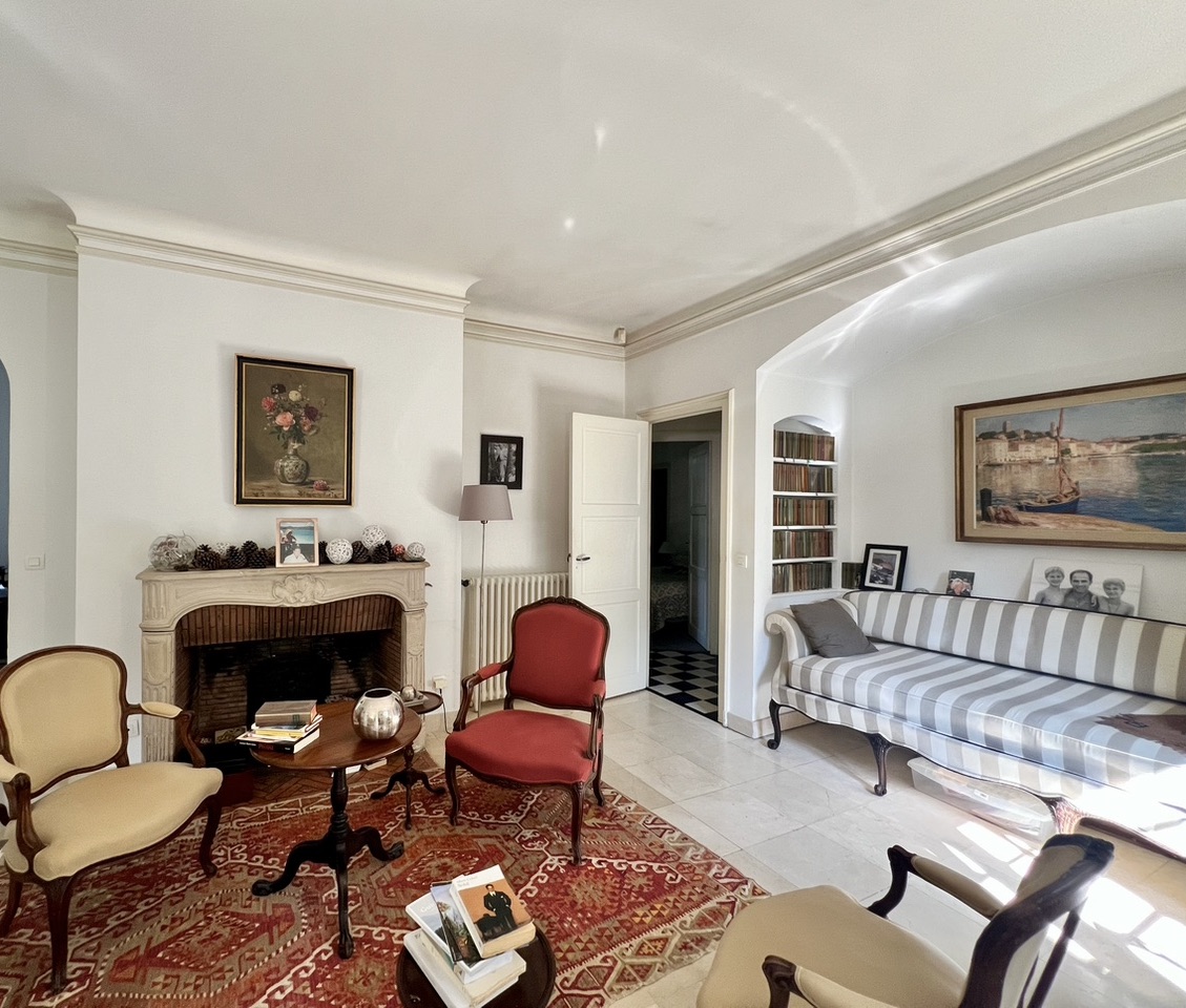 &nbsp;"Pasatiempo Golf Mansion" A Vendre Hossegor Centre - Av. du Golf, en bordure du fairway, charmante demeure de style m&eacute;ridional 3 ch. + studio, 3 bains, vue d&eacute;gag&eacute;e sur 2500 m2 de parc... 2.900.000&euro;