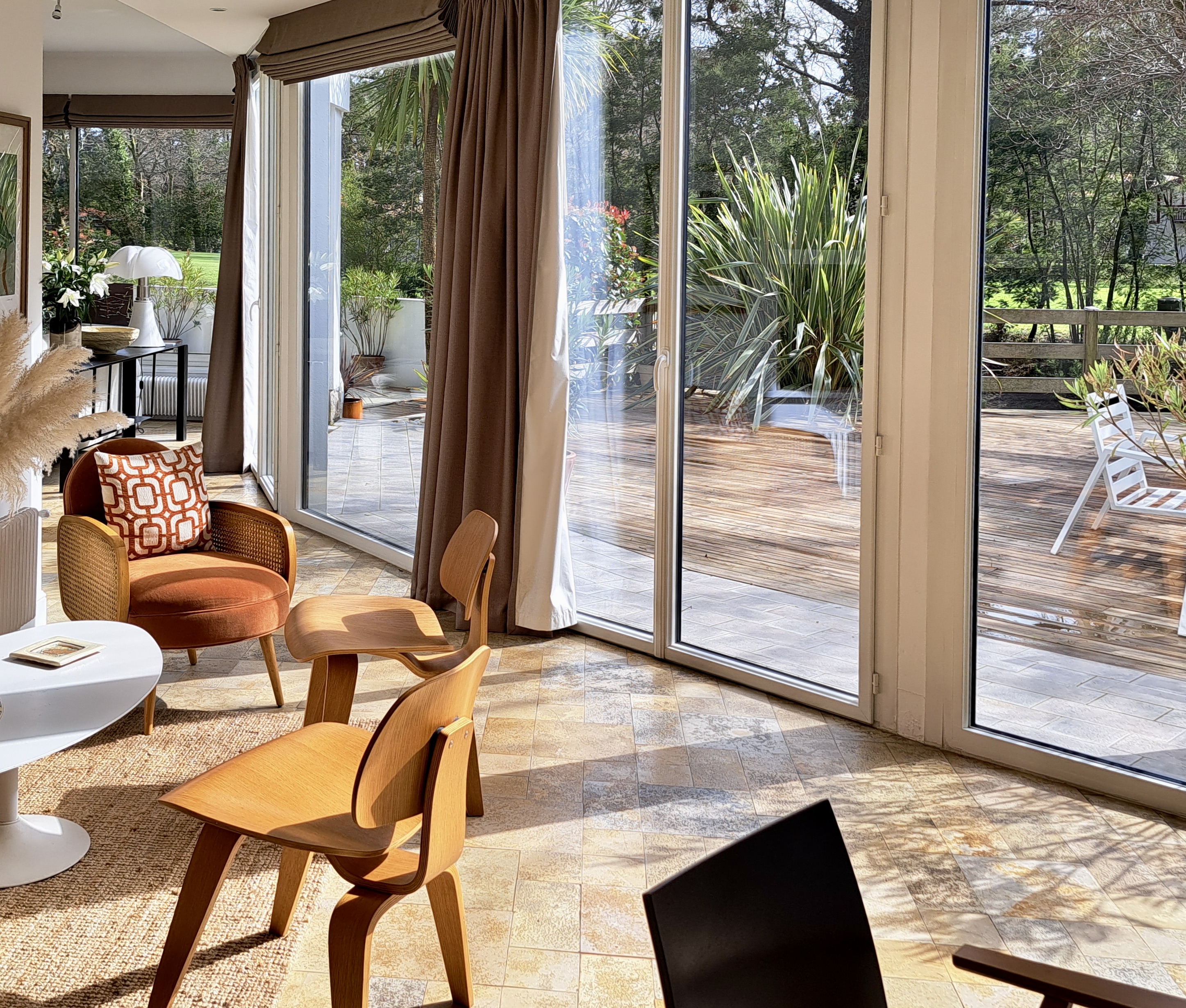 "River Ridge Golf Mansion" A Vendre Hossegor Golf / Vues Uniques, superbe villa landaise hossegorienne de 240m2 comprenant 5 ch / 4 bains, garage &amp; annexes, sise sur jardin paysager avec decks... 3.045.000 &euro;