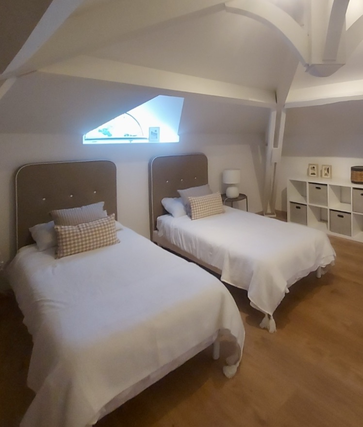 "River Ridge Golf Mansion" A Vendre Hossegor Golf / Vues Uniques, superbe villa landaise hossegorienne de 240m2 comprenant 5 ch / 4 bains, garage &amp; annexes, sise sur jardin paysager avec decks... 3.045.000 &euro;