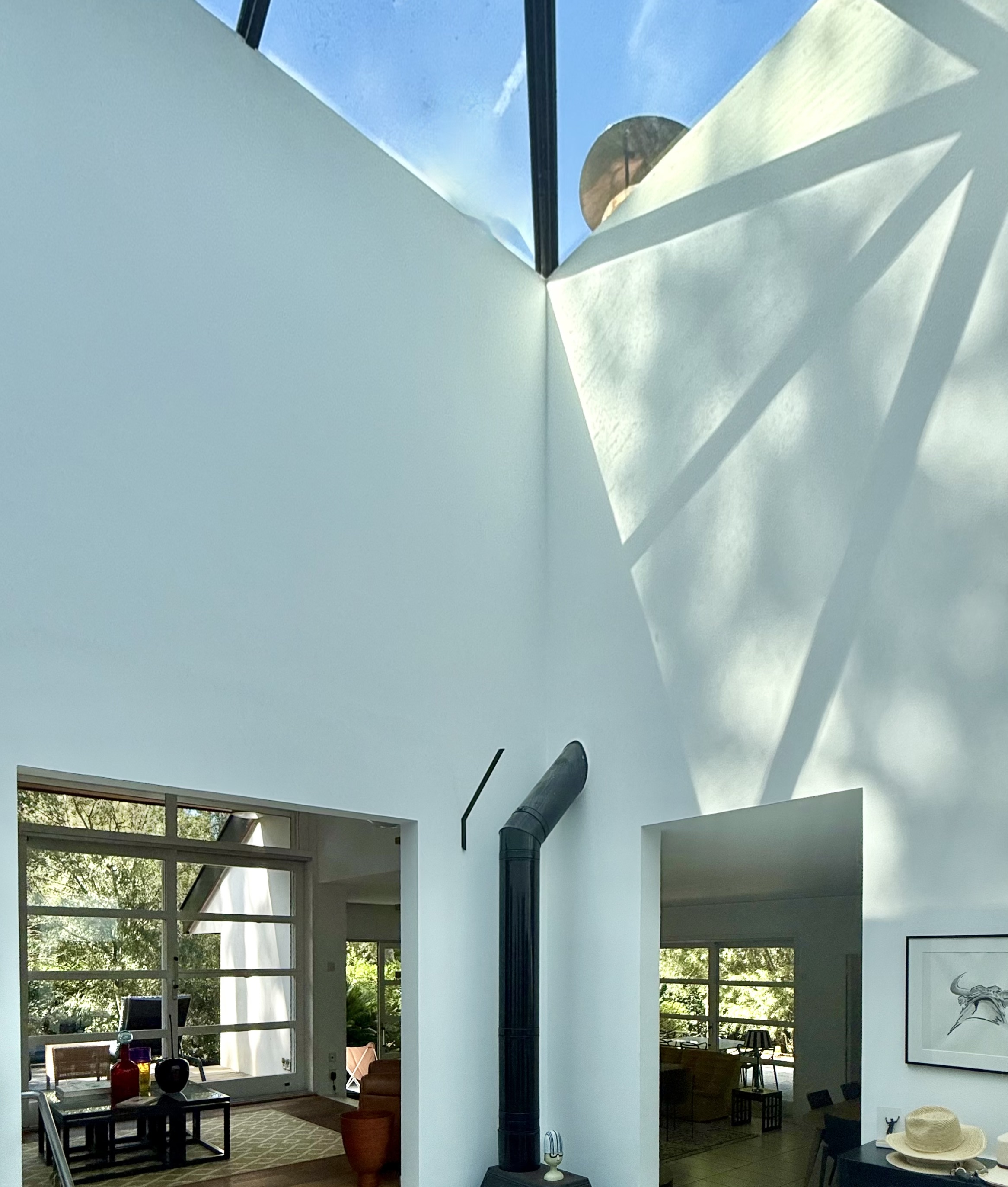 &ldquo;Carmel by the Sea Modern Estate&rdquo; A Vendre Hossegor, quartier calme et r&eacute;sidentiel &agrave; seulement 1km du centre-ville / golf &amp; lac, &eacute;l&eacute;gante villa de plain-pied 4 ch. / 3 bains, contemporaine &amp; atemporelle, qui ne laissera personne indiff&eacute;rent&hellip; 1.750.000 &euro;