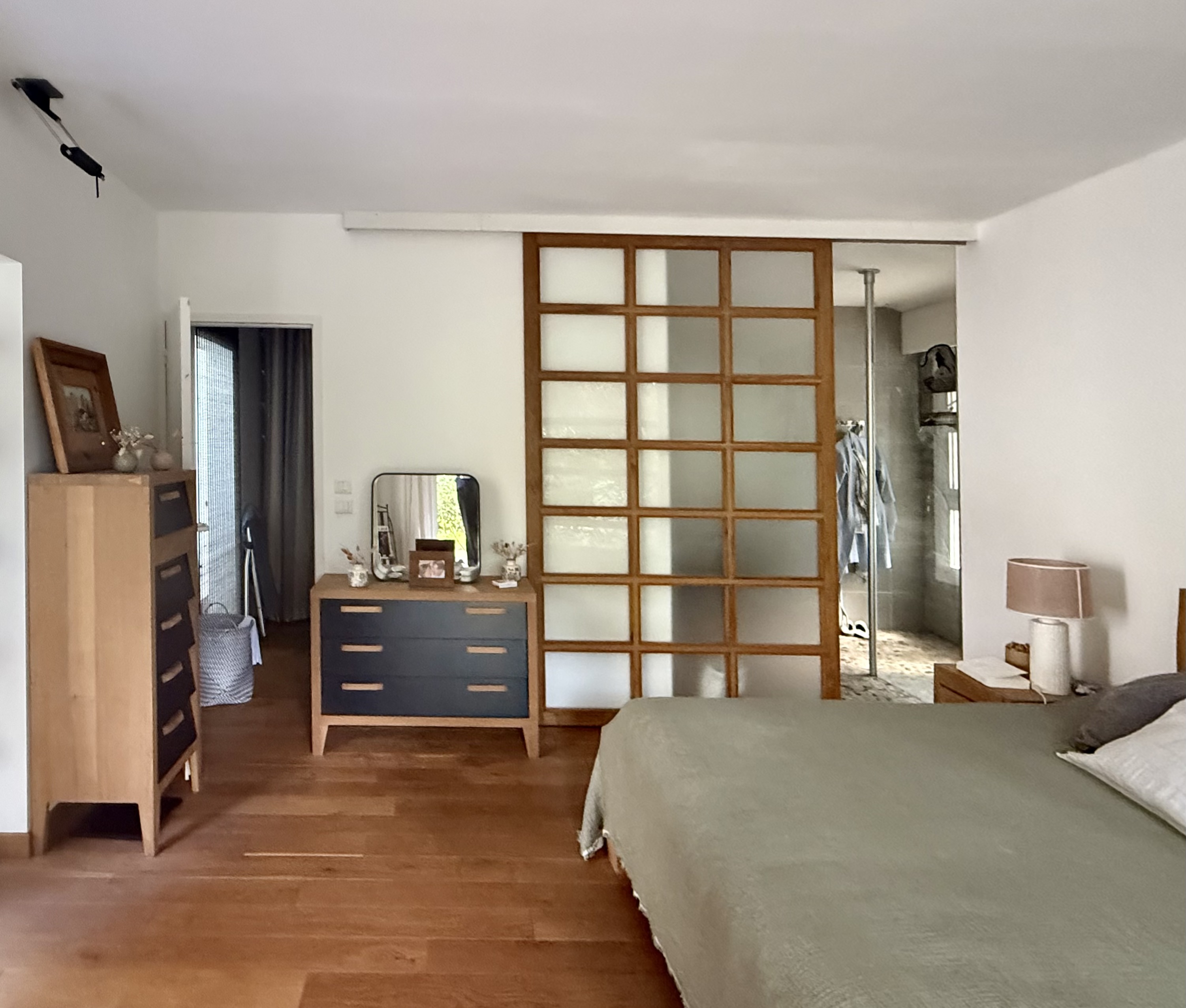 &ldquo;Carmel by the Sea Modern Estate&rdquo; A Vendre Hossegor, quartier calme et r&eacute;sidentiel &agrave; seulement 1km du centre-ville / golf &amp; lac, &eacute;l&eacute;gante villa de plain-pied 4 ch. / 3 bains, contemporaine &amp; atemporelle, qui ne laissera personne indiff&eacute;rent&hellip; 1.750.000 &euro;