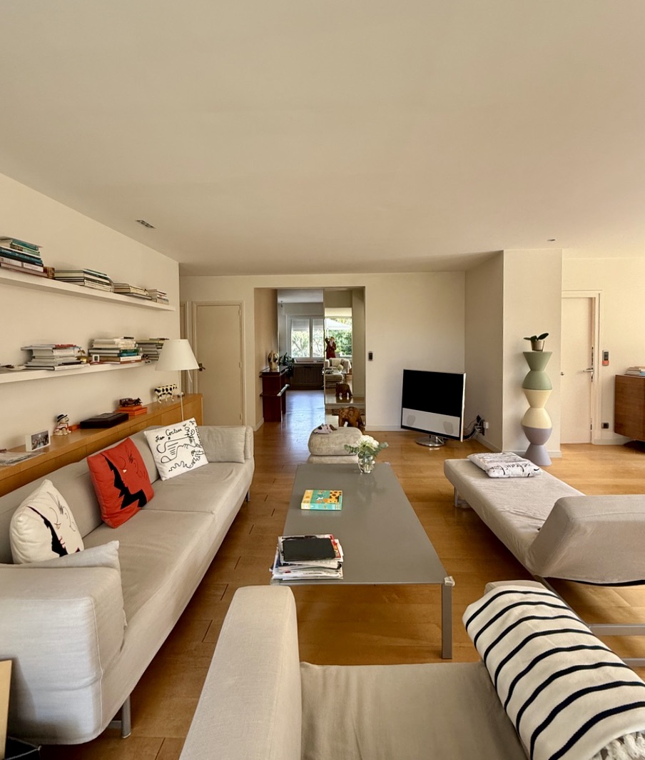 VENDUE PAR NOTRE &Eacute;QUIPE &ldquo;Costa Mesa Beach House&rdquo;&nbsp; &nbsp;Mandat Exclusif Hossegor Entre Lac &amp; Mer &agrave; la Plage Blanche, situation recherch&eacute;e 800 m. du centre, superbe villa 4 ch. + bureau, &nbsp;garage, 2 bains &amp; salle d'eau, sur 1170m2 de parc bois&eacute; am&eacute;nag&eacute;&hellip;