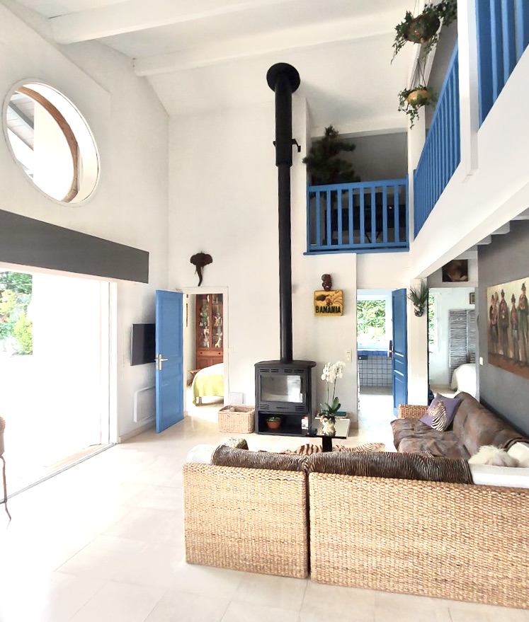 &ldquo;Santa Rosa Hills Estate&rdquo; A Vendre Hossegor, r&eacute;sidentiel &amp; calme, tr&egrave;s belle villa contemporaine 4 ch. / 3 bains avec piscine sur 1500m2 de terrain arbor&eacute; &amp; l&eacute;g&egrave;rement vallonn&eacute;&hellip; 1.300.000 &euro;
