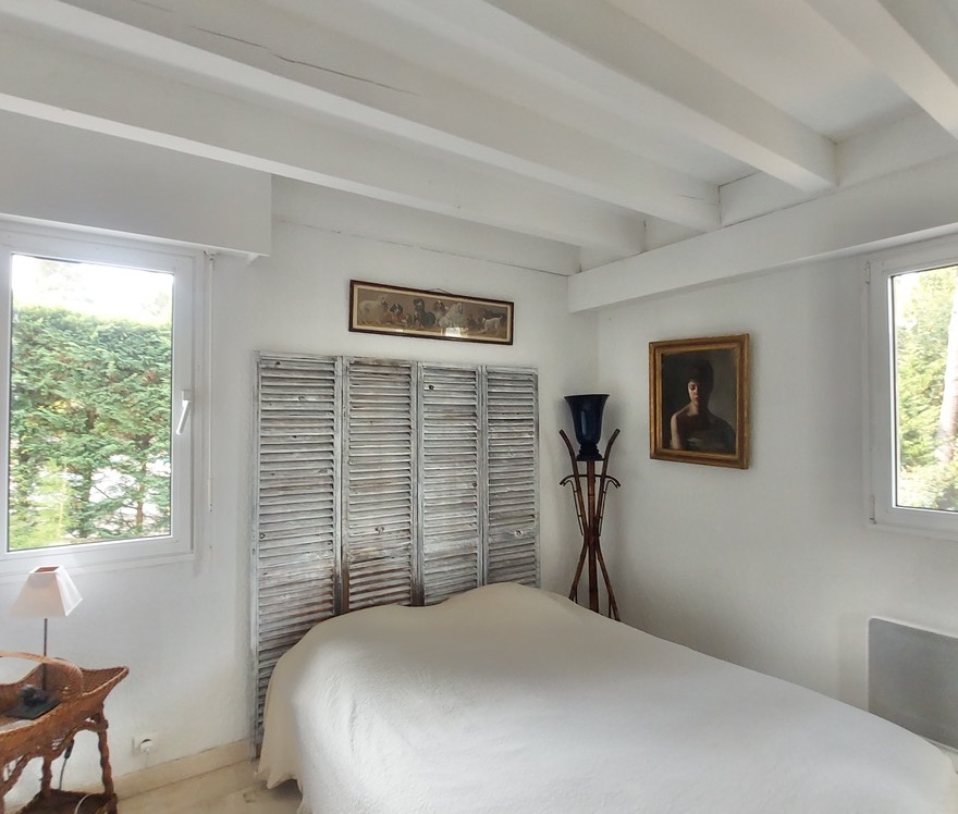 &ldquo;Santa Rosa Hills Estate&rdquo; A Vendre Hossegor, r&eacute;sidentiel &amp; calme, tr&egrave;s belle villa contemporaine 4 ch. / 3 bains avec piscine sur 1500m2 de terrain arbor&eacute; &amp; l&eacute;g&egrave;rement vallonn&eacute;&hellip; 1.300.000 &euro;