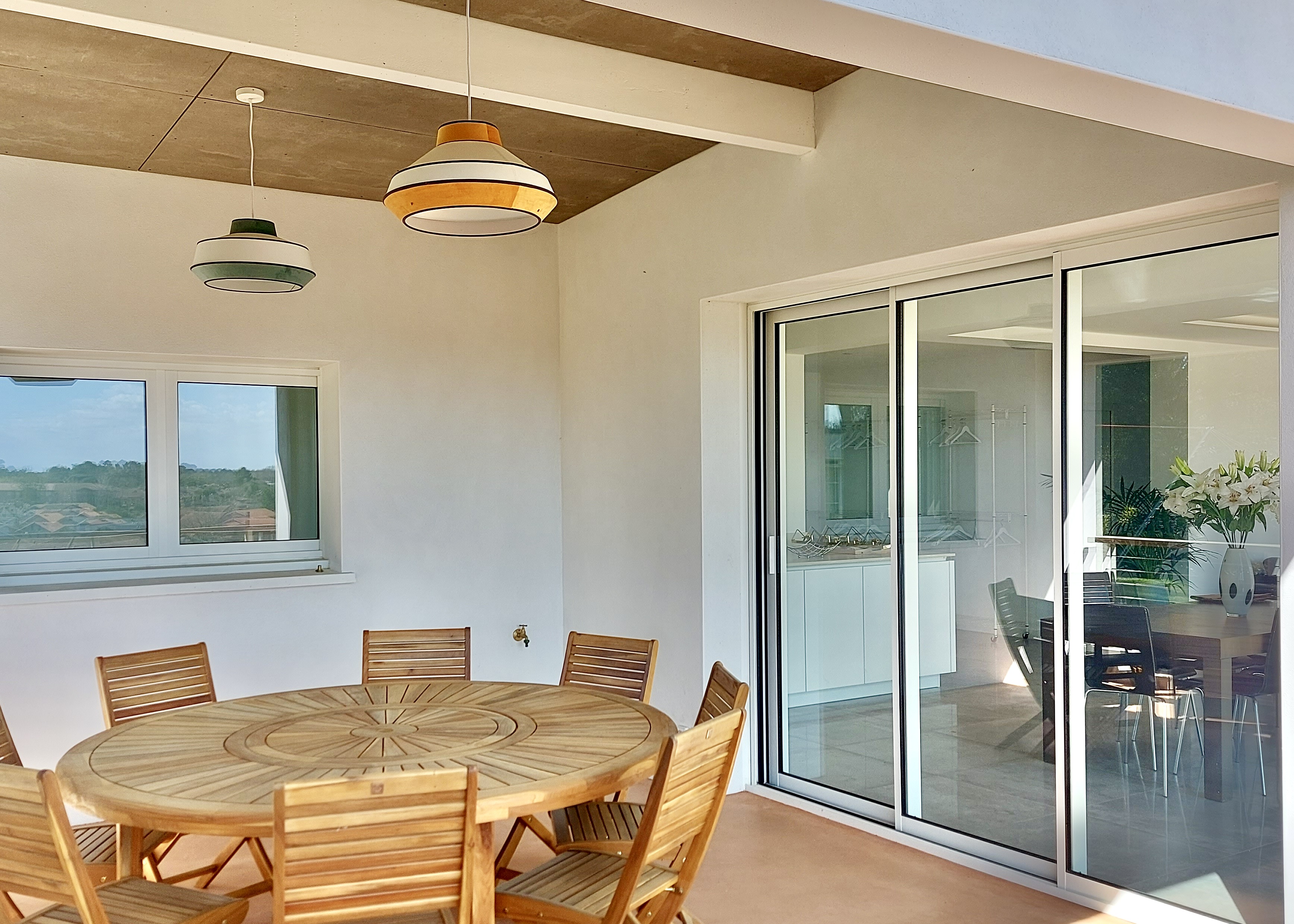&ldquo;GoodYear&nbsp;Lodge&rdquo; A Vendre 4km Hossegor, golf &amp; plages &agrave; v&eacute;lo, propri&eacute;t&eacute; atypique et originale sur une hauteur, compos&eacute;e de 3 villas en &eacute;tat neuf, 3500m2 de parc et piscine chauff&eacute;e - unique!... 3.350000 &euro;&nbsp;