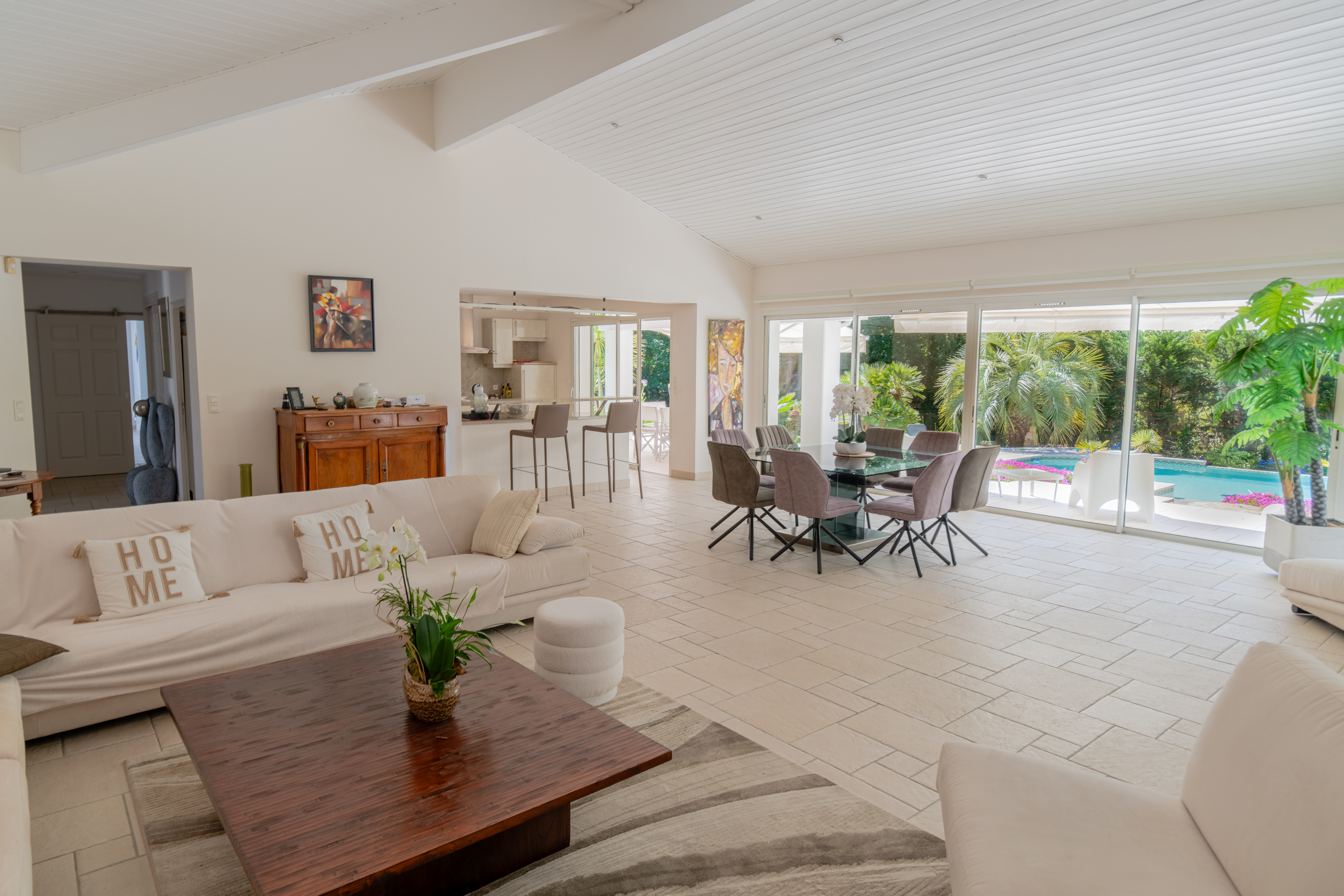 &ldquo;Atherton Modern Oasis&rdquo; A Vendre 4km Plages Hossegor &amp; Seignosse, situation calme et intimiste, somptueuse villa contemporaine 5ch / 3 bains, espace &amp; clart&eacute;, superbe parc paysager 4000m2 &hellip; 1.690000&euro;