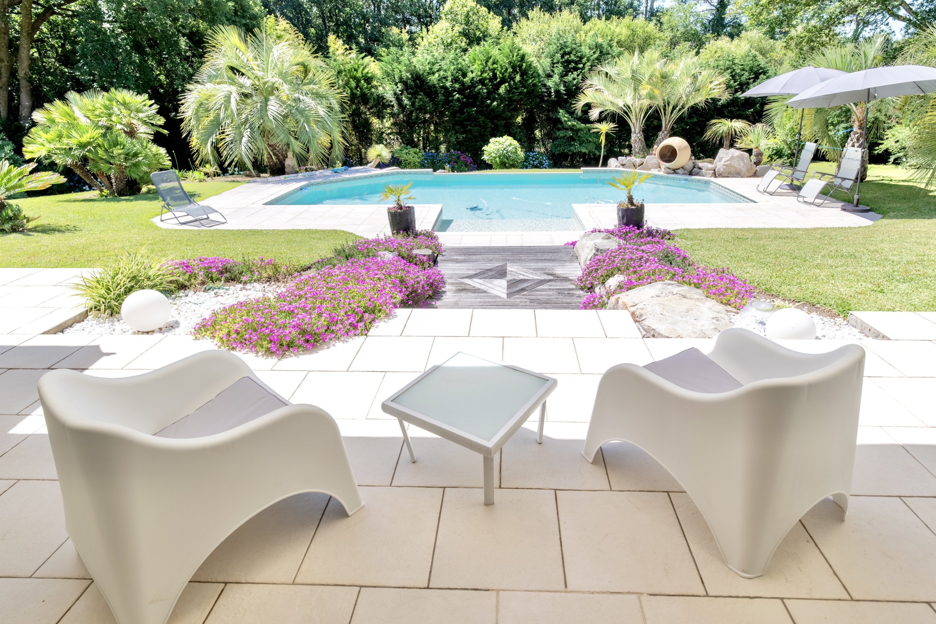 &ldquo;Atherton Modern Oasis&rdquo; A Vendre 4km Plages Hossegor &amp; Seignosse, situation calme et intimiste, somptueuse villa contemporaine 5ch / 3 bains, espace &amp; clart&eacute;, superbe parc paysager 4000m2 &hellip; 1.690000&euro;