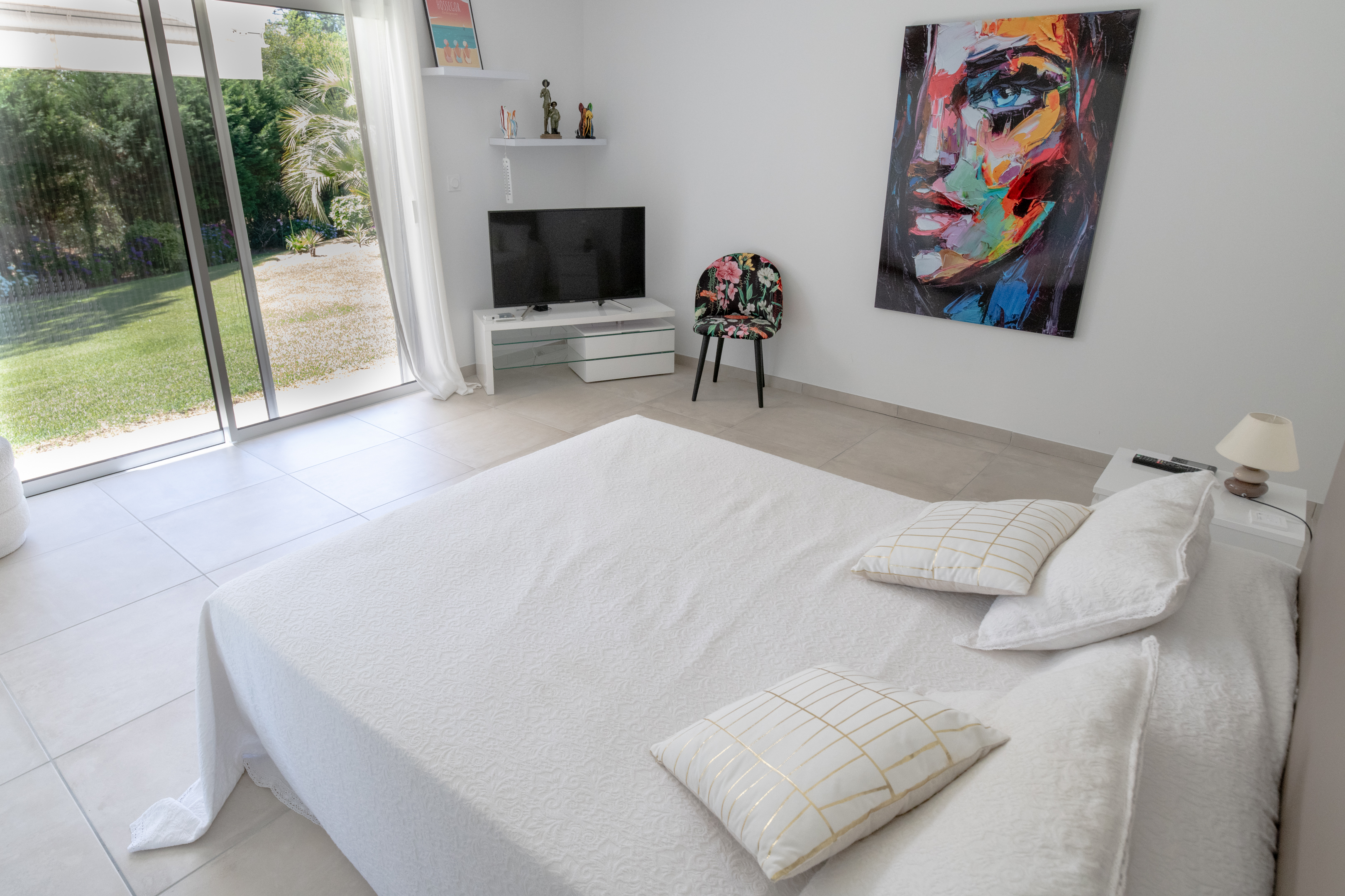 &ldquo;Atherton Modern Oasis&rdquo; A Vendre 4km Plages Hossegor &amp; Seignosse, situation calme et intimiste, somptueuse villa contemporaine 5ch / 3 bains, espace &amp; clart&eacute;, superbe parc paysager 4000m2 &hellip; 1.690000&euro;