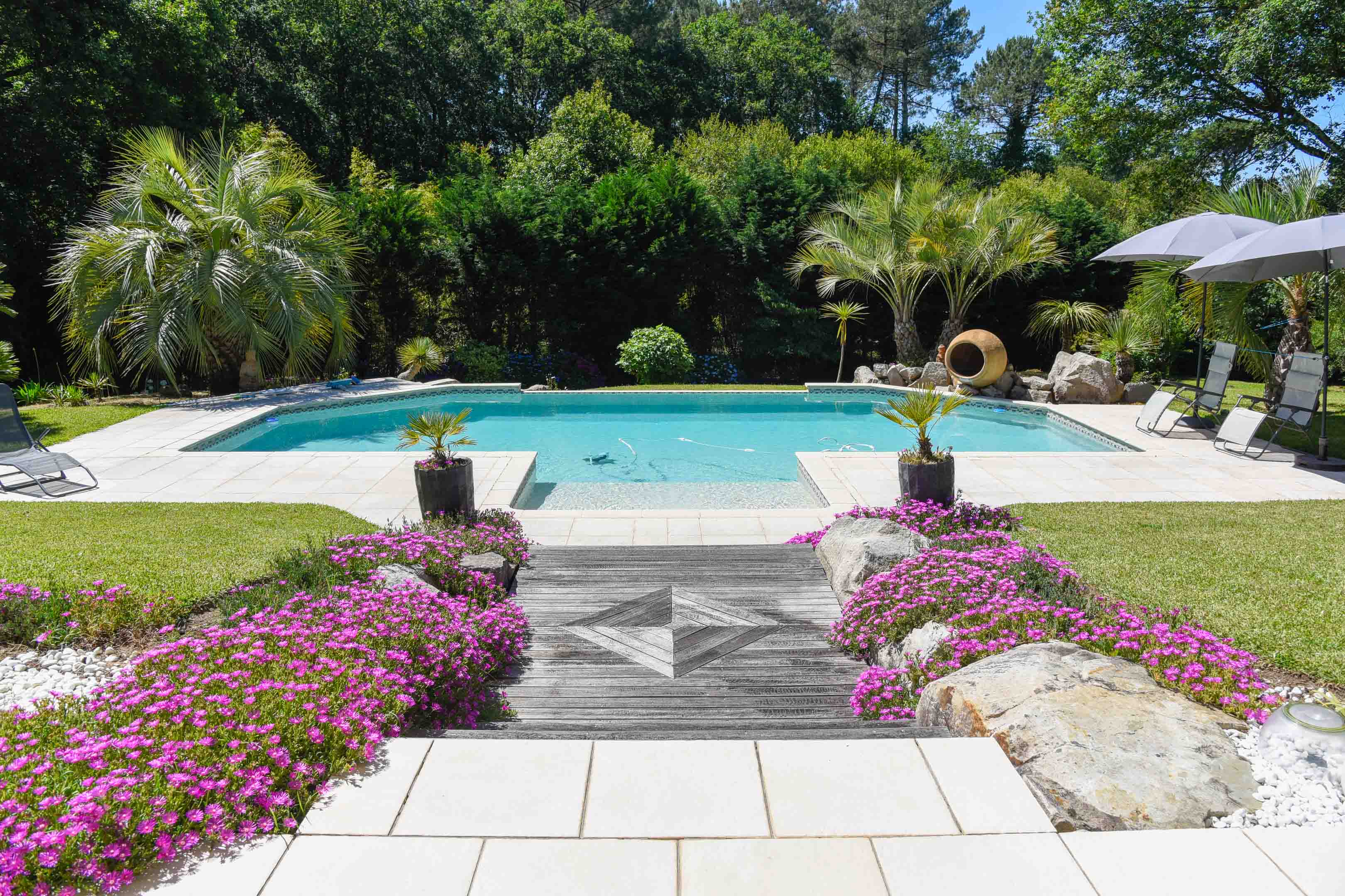 &ldquo;Atherton Modern Oasis&rdquo; A Vendre 4km Plages Hossegor &amp; Seignosse, situation calme et intimiste, somptueuse villa contemporaine 5ch / 3 bains, espace &amp; clart&eacute;, superbe parc paysager 4000m2 &hellip; 1.690000&euro;