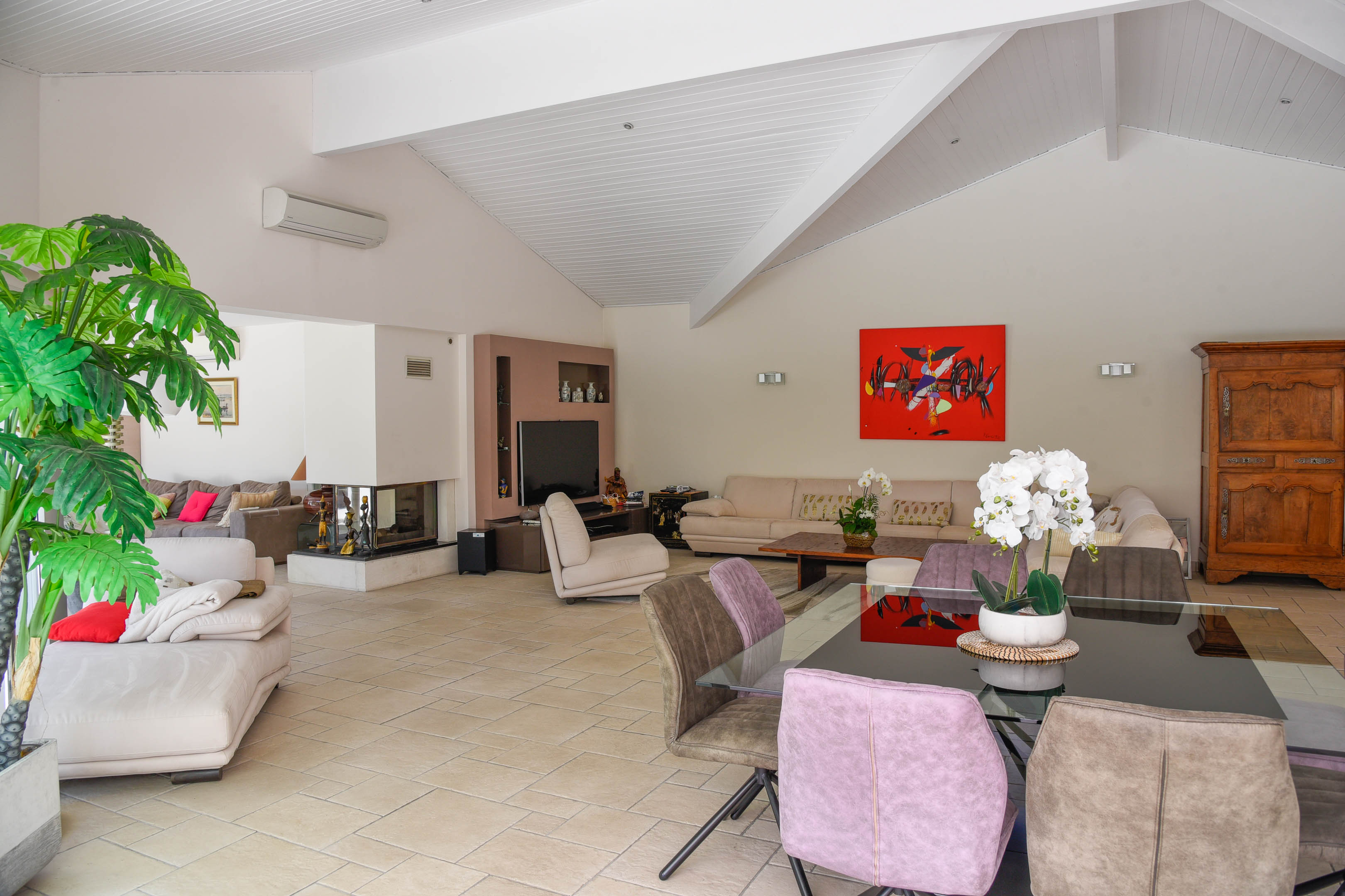 &ldquo;Atherton Modern Oasis&rdquo; A Vendre 4km Plages Hossegor &amp; Seignosse, situation calme et intimiste, somptueuse villa contemporaine 5ch / 3 bains, espace &amp; clart&eacute;, superbe parc paysager 4000m2 &hellip; 1.690000&euro;