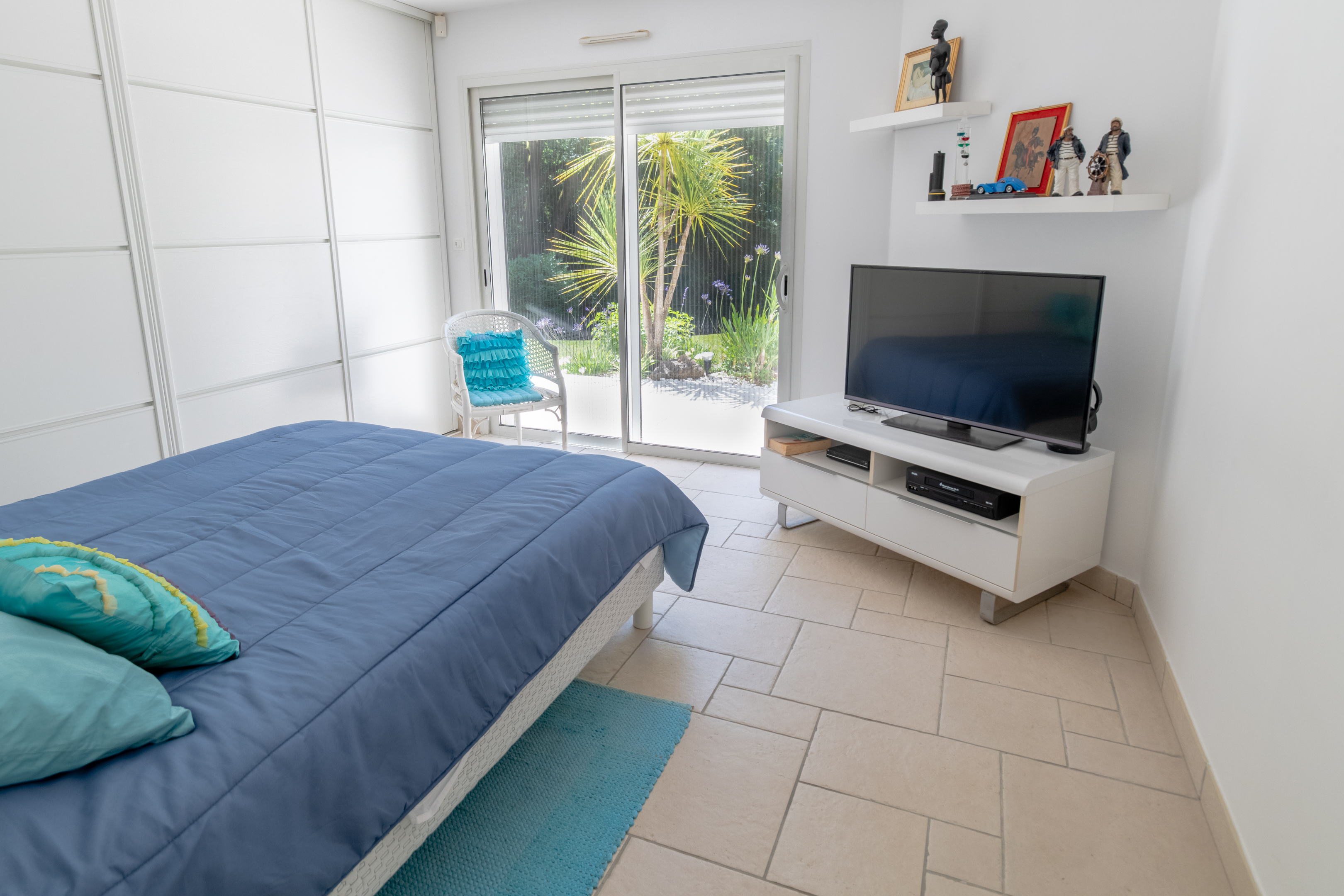 RESERVEE - &ldquo;Atherton Modern Oasis&rdquo; A Vendre 4km Plages Hossegor &amp; Seignosse, situation calme et intimiste, somptueuse villa contemporaine 5ch / 3 bains, espace &amp; clart&eacute;, superbe parc paysager 4000m2&hellip; 1.690.000&euro;