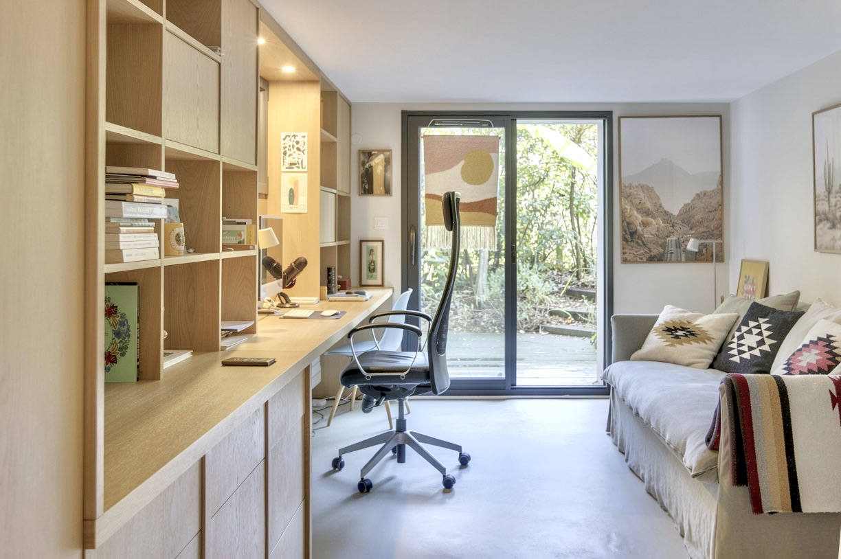 &ldquo;Malibu Farm&rdquo; A Vendre Seignosse - Proche Hossegor, belle villa r&eacute;nov&eacute;e dans l&rsquo;esprit des constructions bois &amp; verre de la C&ocirc;te Ouest, 4 ch. /3 bains, piscine chauff&eacute;e&hellip; 2.300.000 &euro;
