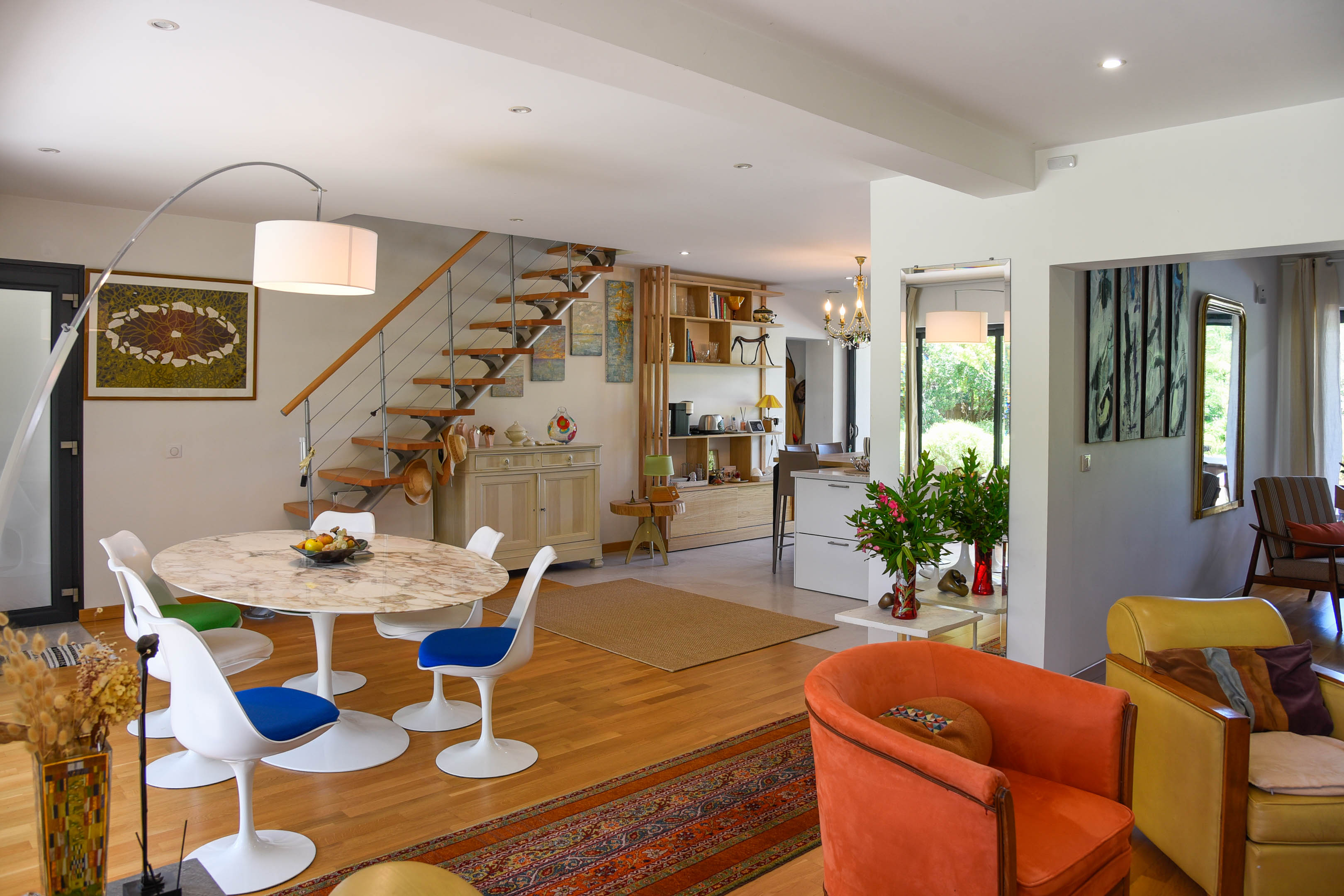 "Lake Tahoe Estate" For Sale Leon 7KM from the beach, close to all amenities, lake &amp; forest, Moliets Golf Course - superb contemporary 4 bed / 5 bath villa with swimming pool &amp; annex nested on circa 3800 sq. m. of land... &pound; 1,075,000