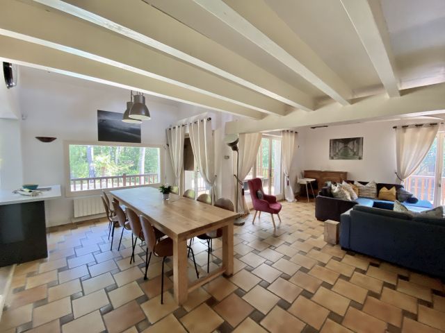 "Sand Harbor Beach Estate" A Vendre Seignosse Oc&eacute;an, Plage &agrave; Pied &amp; Golf &agrave; 5mn, environnement calme et r&eacute;sidentiel, villa 6 ch. / 6 bains sise sur 1950m2 de parc avec piscine chauff&eacute;e...1.450.000&euro;&nbsp;