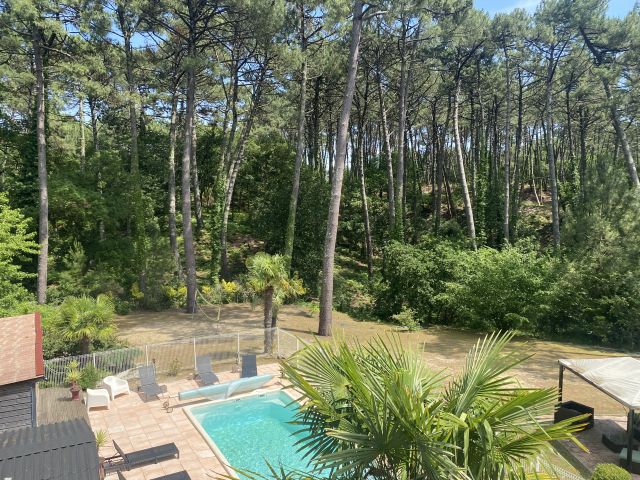 "Sand Harbor Beach Estate" A Vendre Seignosse Oc&eacute;an, Plage &agrave; Pied &amp; Golf &agrave; 5mn, environnement calme et r&eacute;sidentiel, villa 6 ch. / 6 bains sise sur 1950m2 de parc avec piscine chauff&eacute;e...1.450.000&euro;&nbsp;