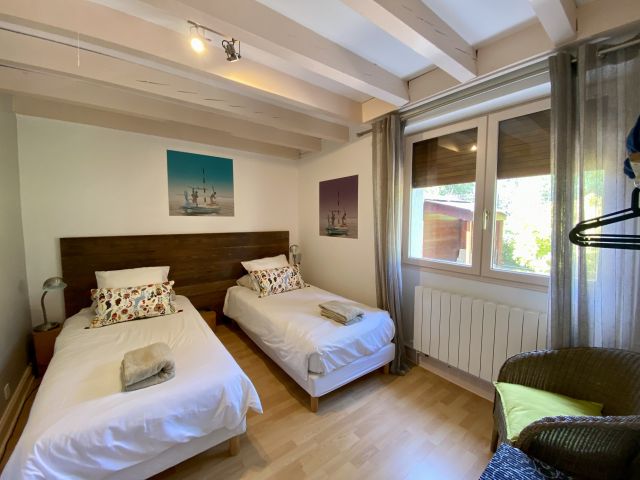 "Sand Harbor Beach Estate" A Vendre Seignosse Oc&eacute;an, Plage &agrave; Pied &amp; Golf &agrave; 5mn, environnement calme et r&eacute;sidentiel, villa 6 ch. / 6 bains sise sur 1950m2 de parc avec piscine chauff&eacute;e...1.450.000&euro;&nbsp;