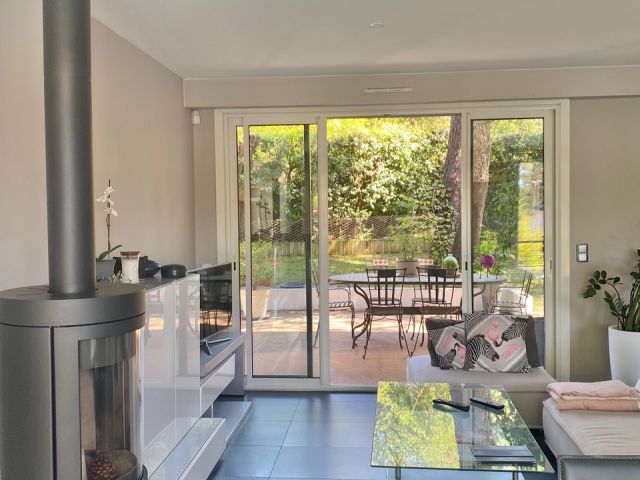 SOLD BY OUR TEAM - "Santa Barbara Beach House" Seignosse Ocean &amp; Golf, walking distance to the beach and in quiet surroundings, lovely 4 bed / 3 bath villa including contemporary finishings, heated swimming pool &amp; terraces...