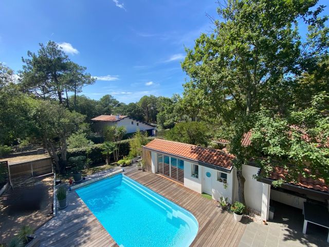 SOLD BY OUR TEAM - "Santa Barbara Beach House" Seignosse Ocean &amp; Golf, walking distance to the beach and in quiet surroundings, lovely 4 bed / 3 bath villa including contemporary finishings, heated swimming pool &amp; terraces...