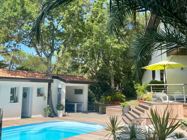 SOLD BY OUR TEAM - "Santa Barbara Beach House" Seignosse Ocean &amp; Golf, walking distance to the beach and in quiet surroundings, lovely 4 bed / 3 bath villa including contemporary finishings, heated swimming pool &amp; terraces...