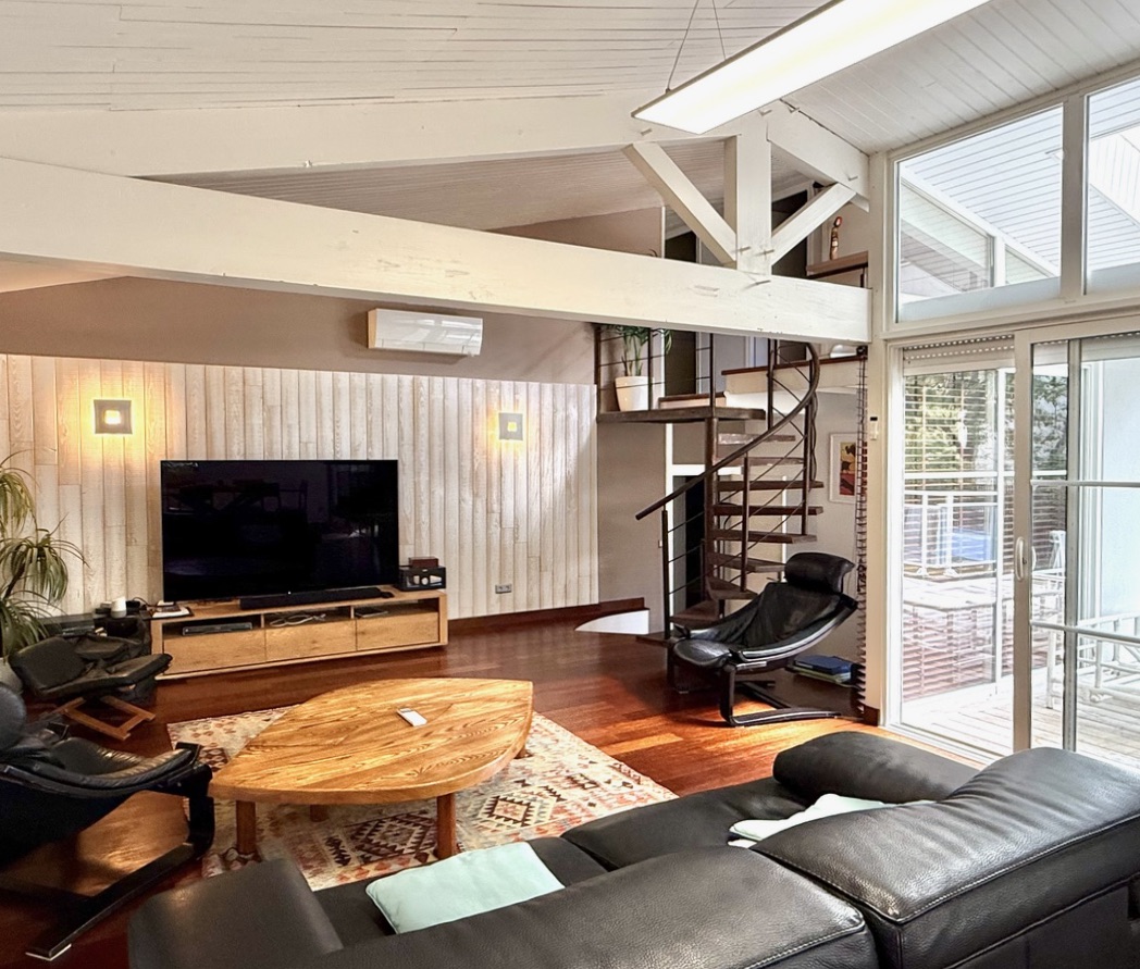 &ldquo;Palm Springs Beach Estate&rdquo; A Vendre Mandat Exclusif Seignosse Oc&eacute;an, environnement calme &amp; r&eacute;sidentiel &agrave; seulement 300 m. des plages, villa 5ch. + / 3 bains, style contemporain, r&eacute;novation r&eacute;cente, piscine chauff&eacute;e&hellip; 1.365.000 &euro;