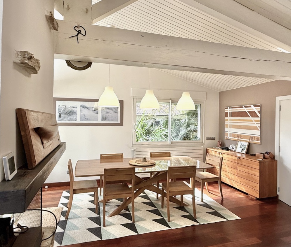 &ldquo;Palm Springs Beach Estate&rdquo; A Vendre Mandat Exclusif Seignosse Oc&eacute;an, environnement calme &amp; r&eacute;sidentiel &agrave; seulement 300 m. des plages, villa 5ch. + / 3 bains, style contemporain, r&eacute;novation r&eacute;cente, piscine chauff&eacute;e&hellip; 1.365.000 &euro;