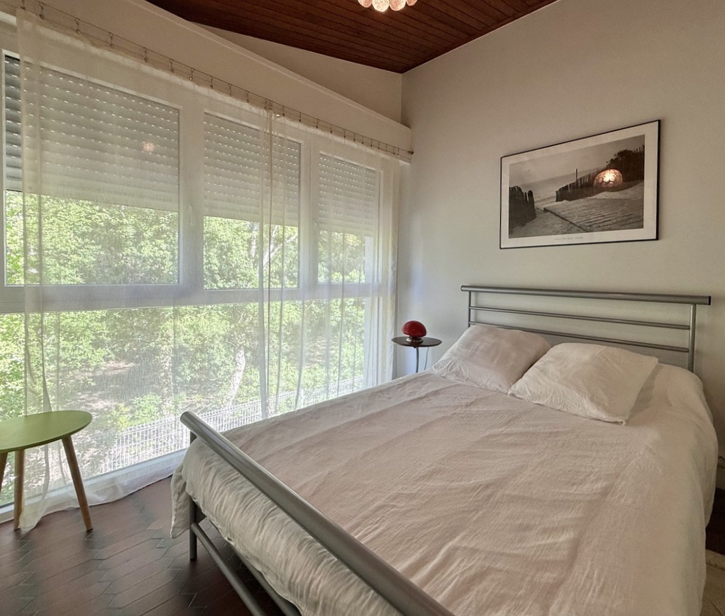 &ldquo;Palm Springs Beach Estate&rdquo; A Vendre Mandat Exclusif Seignosse Oc&eacute;an, environnement calme &amp; r&eacute;sidentiel &agrave; seulement 300 m. des plages, villa 5ch. + / 3 bains, style contemporain, r&eacute;novation r&eacute;cente, piscine chauff&eacute;e&hellip; 1.365.000 &euro;