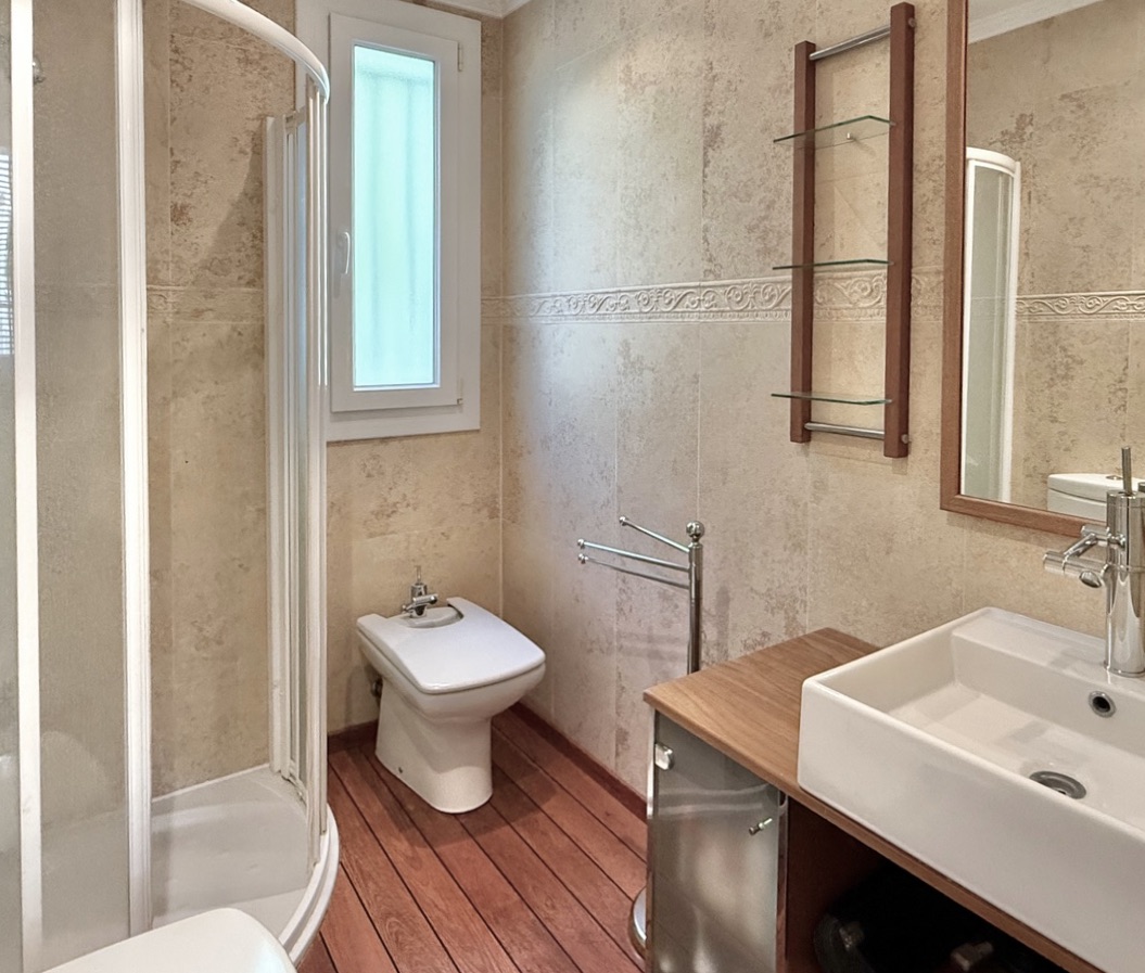 &ldquo;Palm Springs Beach Estate&rdquo; A Vendre Mandat Exclusif Seignosse Oc&eacute;an, environnement calme &amp; r&eacute;sidentiel &agrave; seulement 300 m. des plages, villa 5ch. + / 3 bains, style contemporain, r&eacute;novation r&eacute;cente, piscine chauff&eacute;e&hellip; 1.365.000 &euro;