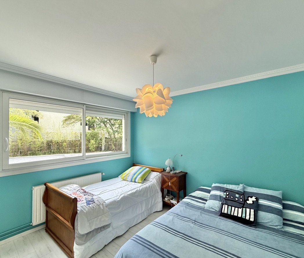 &ldquo;Palm Springs Beach Estate&rdquo; A Vendre Mandat Exclusif Seignosse Oc&eacute;an, environnement calme &amp; r&eacute;sidentiel &agrave; seulement 300 m. des plages, villa 5ch. + / 3 bains, style contemporain, r&eacute;novation r&eacute;cente, piscine chauff&eacute;e&hellip; 1.365.000 &euro;