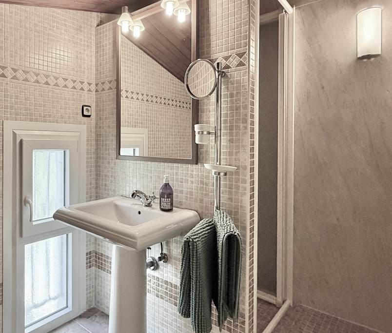 &ldquo;Palm Springs Beach Estate&rdquo; A Vendre Mandat Exclusif Seignosse Oc&eacute;an, environnement calme &amp; r&eacute;sidentiel &agrave; seulement 300 m. des plages, villa 5ch. + / 3 bains, style contemporain, r&eacute;novation r&eacute;cente, piscine chauff&eacute;e&hellip; 1.365.000 &euro;