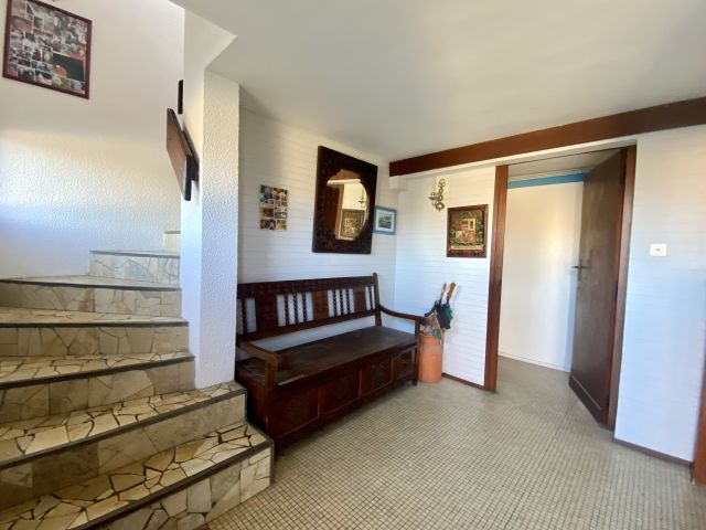 "Bota Ingurian Etxea" A Vendre Hossegor Plage Sud / Port ; jetez l'ancre sur une villa de bord de mer de 180 m2 &amp; 45 m2 d'annexes. Faire revivre l'inspiration architecturale am&eacute;ricaine "Mid-Century Modern"... 1.800.000&euro;&nbsp;