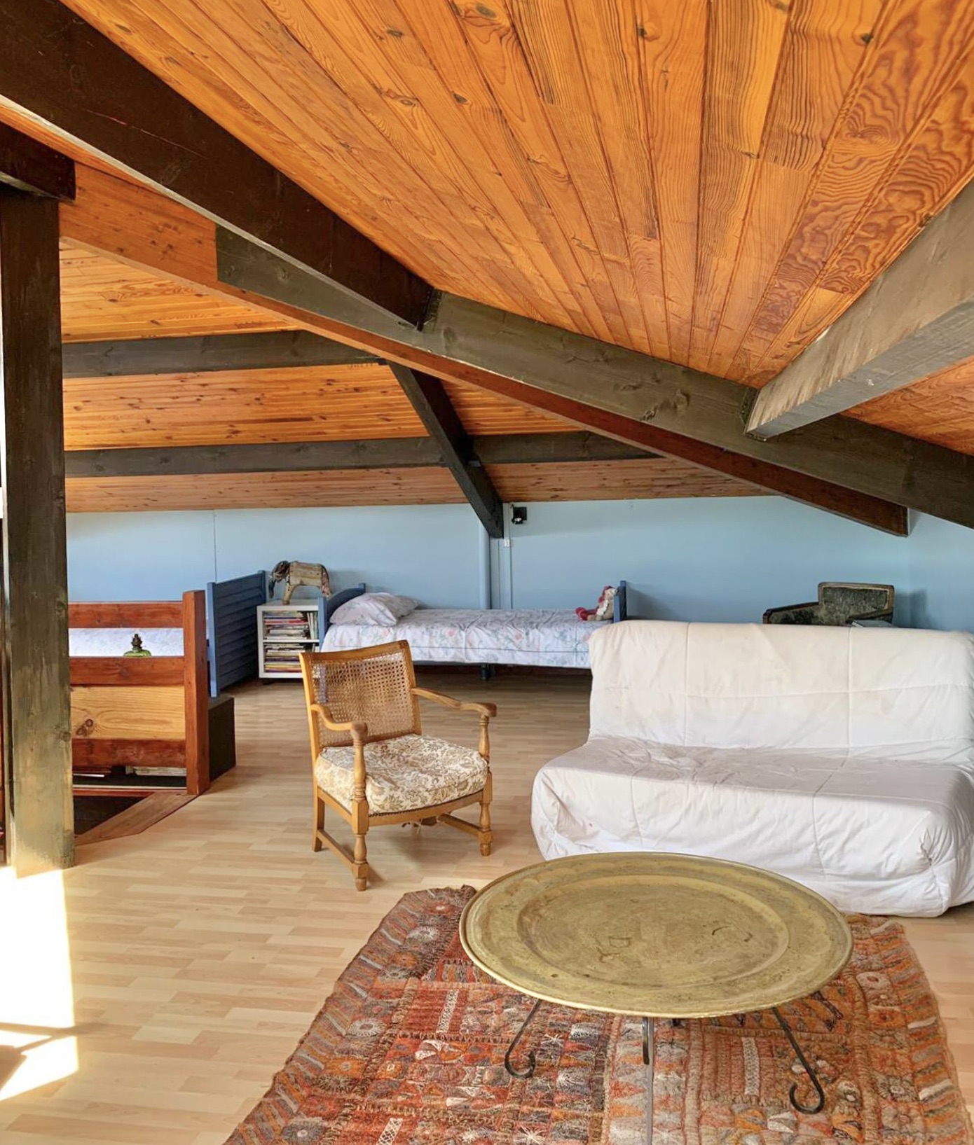 &nbsp;VENDUE PAR NOTRE &Eacute;QUIPE - "Gaviota &nbsp;Beach House", Mandat Exclusif Hossegor entre Lac &amp; Mer, maison de famille unique 4/5 ch. sur 1650 m2 de parc bois&eacute;. Escale silencieuse &agrave; la plage, con&ccedil;ue par architecte, originale et intimiste.&nbsp;
