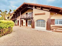 SOLD BY OUR TEAM - &ldquo;Rincon Surfing Retreat&rdquo; Estagnots beach in Seignosse, quiet, in a very sought after neighborhood, 5 bed. + studio villa boasting excellent build and perfect condition throughout&hellip;