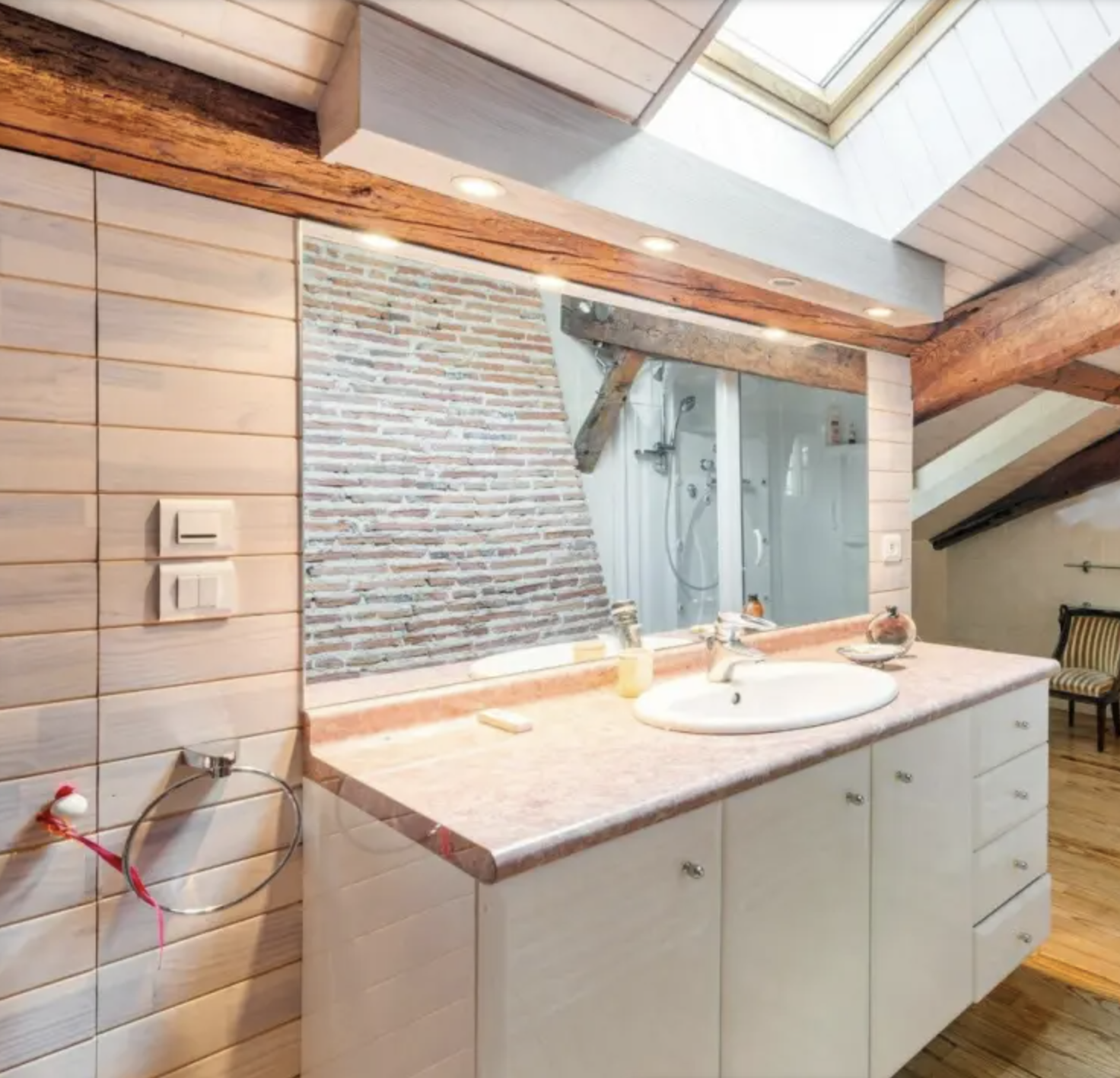 "Airial Springwood" A Vendre Entre Dax &amp; la C&ocirc;te, propri&eacute;t&eacute; landaise de caract&egrave;re, 4 ch. / 3 bains, tout confort, maison annexe, piscine et pool house sur env. 9000 m2 de parc ; vivez un r&ecirc;ve de campagne si pr&egrave;s de l'ocean... 760.000 &euro;