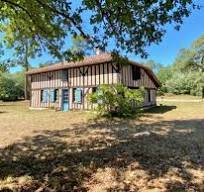 &nbsp;SOLD BY OUR TEAM - "Airial Willamette" Exclusive Sales Mandate, Azur, typical landaise property located 12km from the Messanges beaches and the Moliets Golf Course, on 5850 sq. m. of oak ans pine planted land, 4 bedroom +, farmhouse and outbuildings in great overall condition