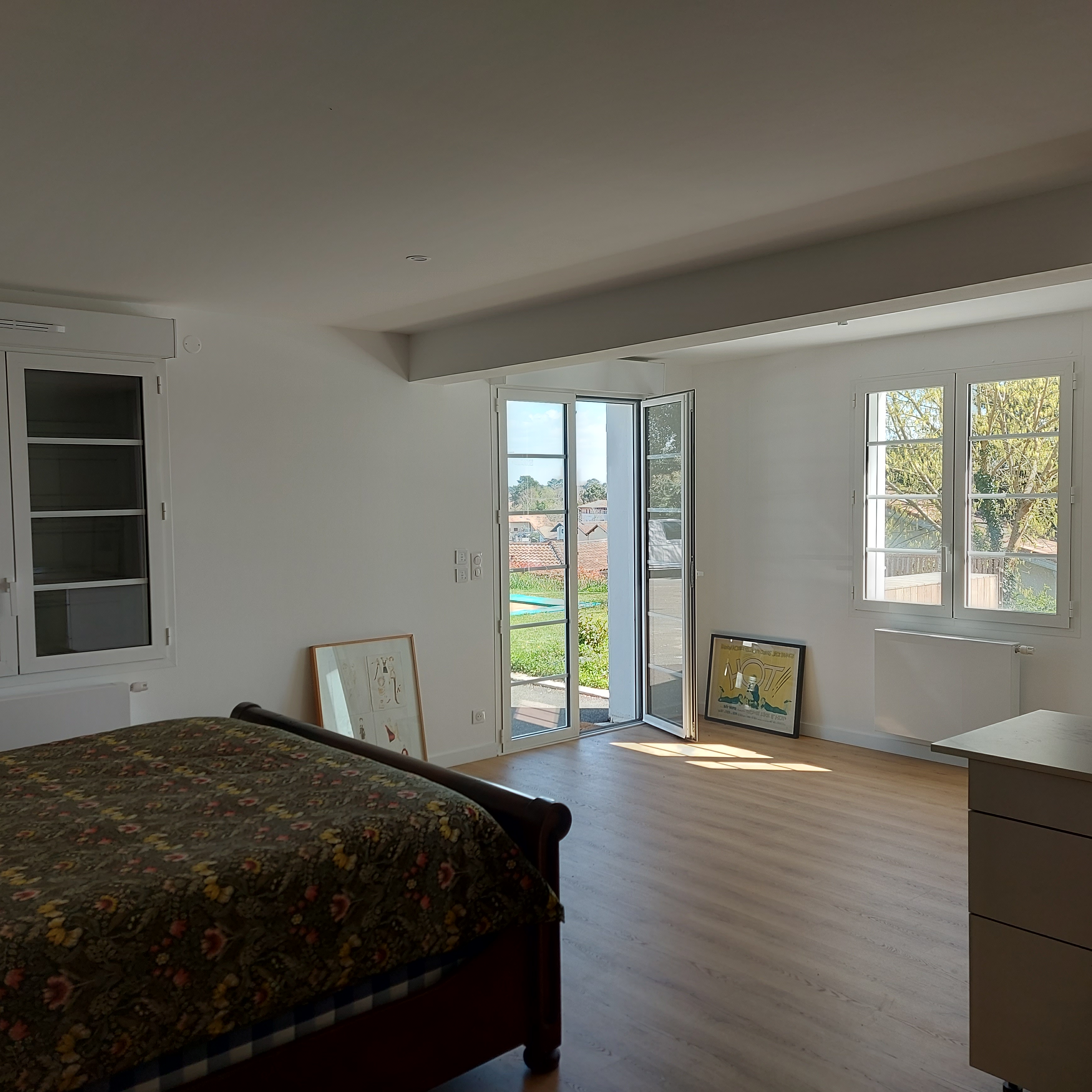 "Loma Vista Beach House" A Vendre 4km Hossegor, golf &amp; plages &agrave; v&eacute;lo, superbe villa 4ch. / 3 bains r&eacute;nov&eacute;e &agrave; neuf, 2700 m2 de parc et piscine chauff&eacute;e - unique, vues d&eacute;gag&eacute;es &amp; position dominante!... 2.300.000 &euro;&nbsp;