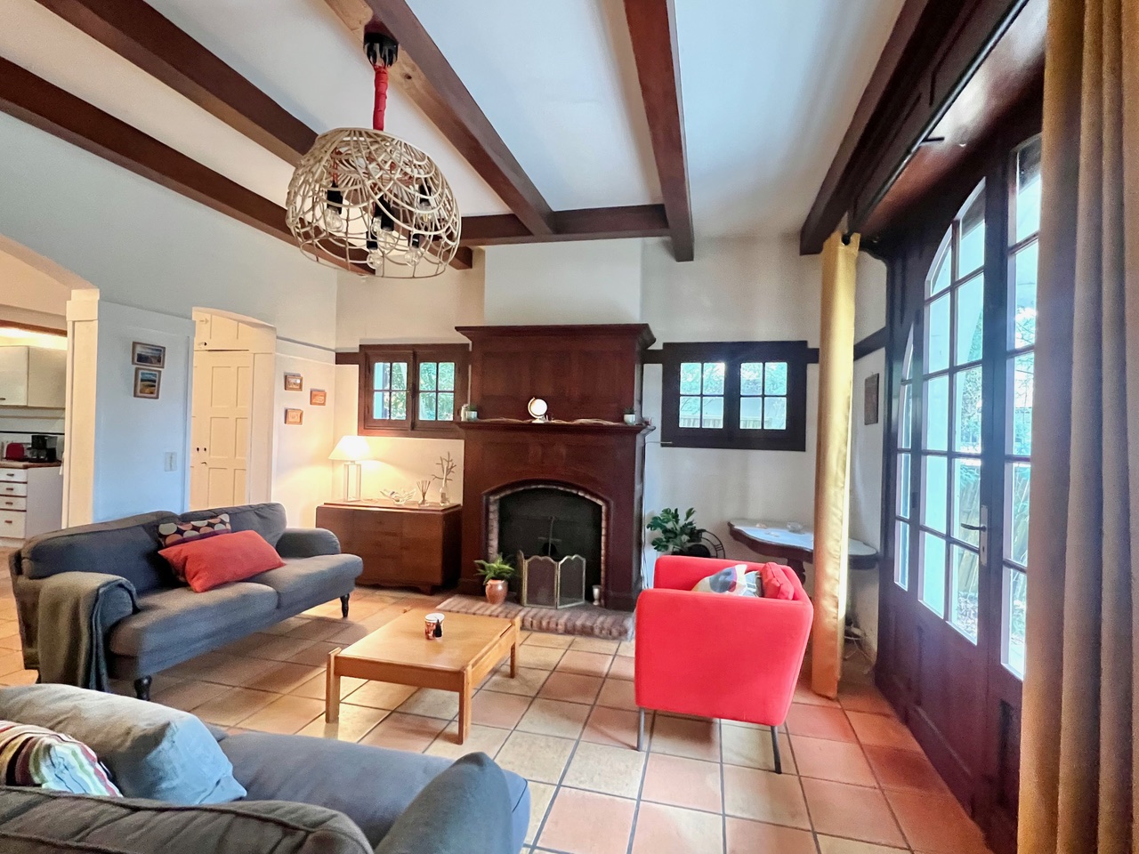 &ldquo;Mimosa Historic Villa&rdquo; A Vendre Hossegor Lac / Mer / Centre &agrave; Pied, authentique Basco Landaise &eacute;difi&eacute;e par le c&eacute;l&egrave;bre architecte Robert Maurice en 1926, sise sur superbe parc de 1150m2 ; intimiste, calme &amp; &eacute;l&eacute;gante, l&rsquo;une des plus belles villas r&eacute;pertori&eacute;es d&rsquo;Hossegor, parfaitement situ&eacute;e et orient&eacute;e &hellip; 2.885.000&euro;&nbsp;