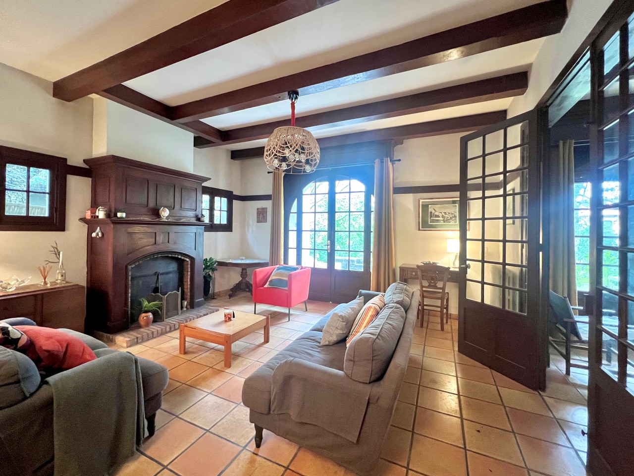 &ldquo;Mimosa Historic Villa&rdquo; A Vendre Hossegor Lac / Mer / Centre &agrave; Pied, authentique Basco Landaise &eacute;difi&eacute;e par le c&eacute;l&egrave;bre architecte Robert Maurice en 1926, sise sur superbe parc de 1150m2 ; intimiste, calme &amp; &eacute;l&eacute;gante, l&rsquo;une des plus belles villas r&eacute;pertori&eacute;es d&rsquo;Hossegor, parfaitement situ&eacute;e et orient&eacute;e &hellip; 2.885.000&euro;&nbsp;
