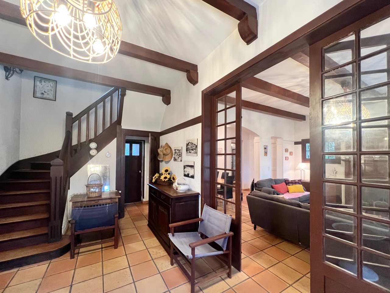 &ldquo;Mimosa Historic Villa&rdquo; A Vendre Hossegor Lac / Mer / Centre &agrave; Pied, authentique Basco Landaise &eacute;difi&eacute;e par le c&eacute;l&egrave;bre architecte Robert Maurice en 1926, sise sur superbe parc de 1150m2 ; intimiste, calme &amp; &eacute;l&eacute;gante, l&rsquo;une des plus belles villas r&eacute;pertori&eacute;es d&rsquo;Hossegor, parfaitement situ&eacute;e et orient&eacute;e &hellip; 2.885.000&euro;&nbsp;